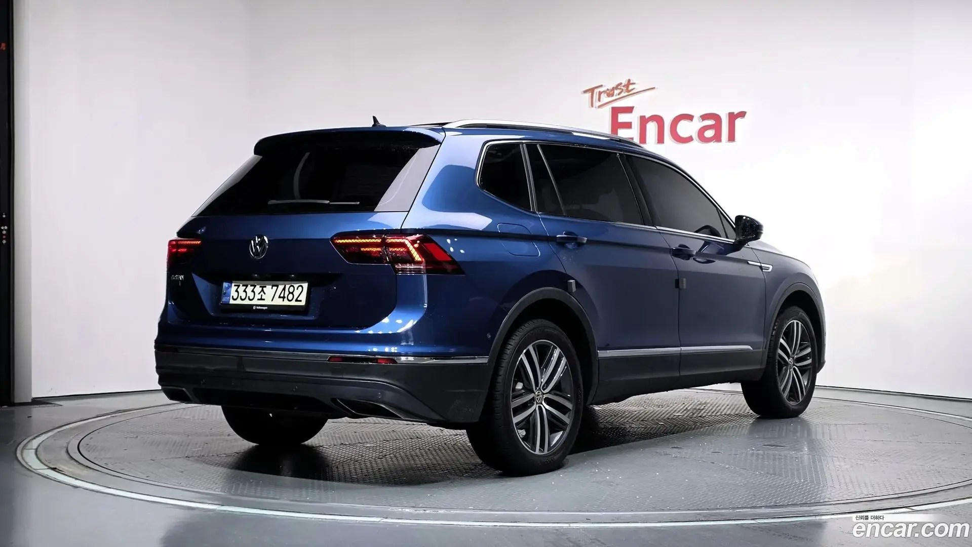 Main__Slider__Photo:Tiguan Volkswagen 2020.11-1