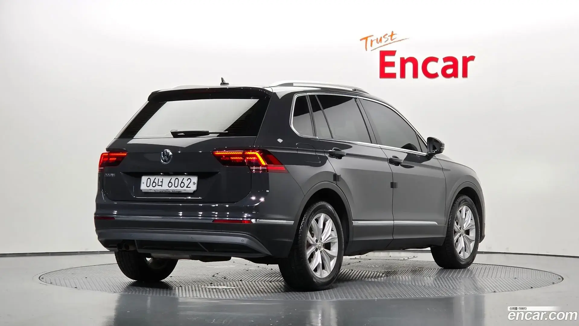 Main__Slider__Photo:Tiguan Volkswagen 2018.7-1