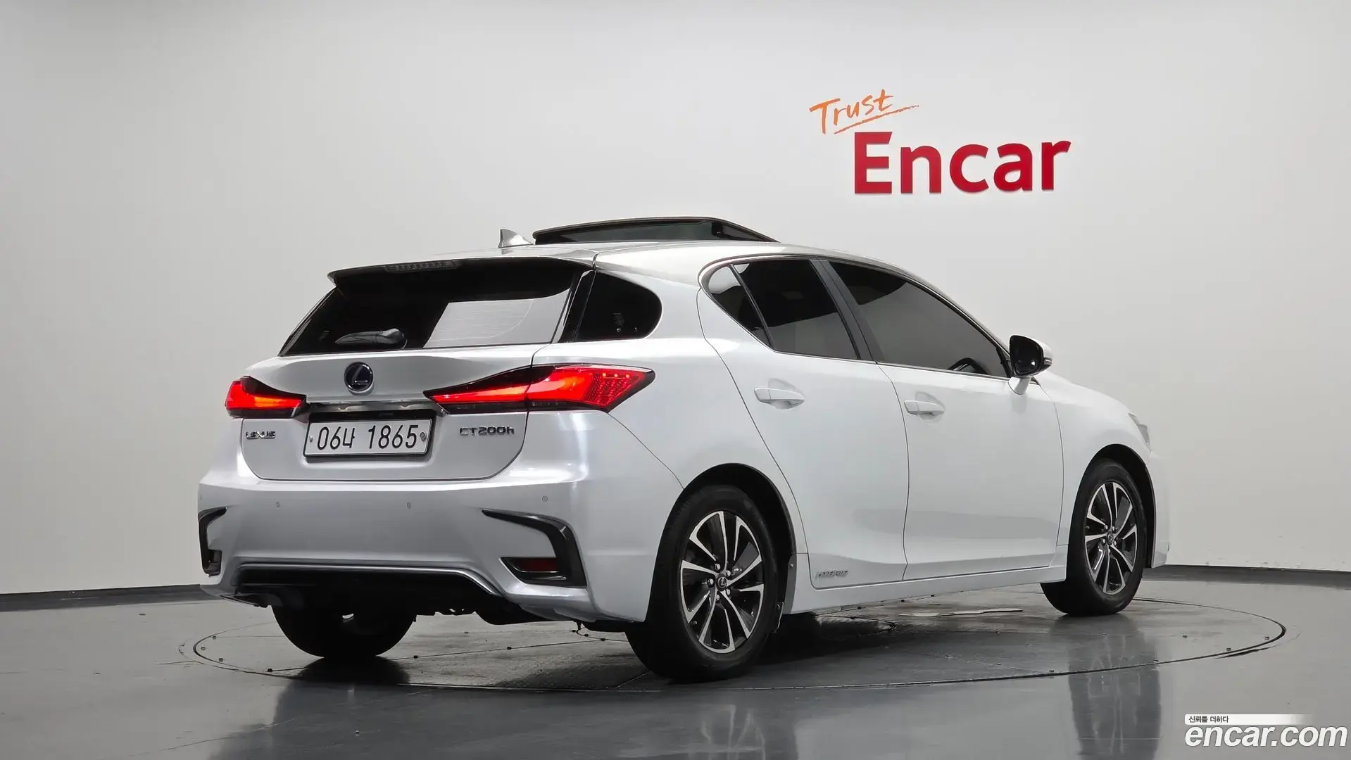 Main__Slider__Photo:CT200h Lexus 2018.6-1