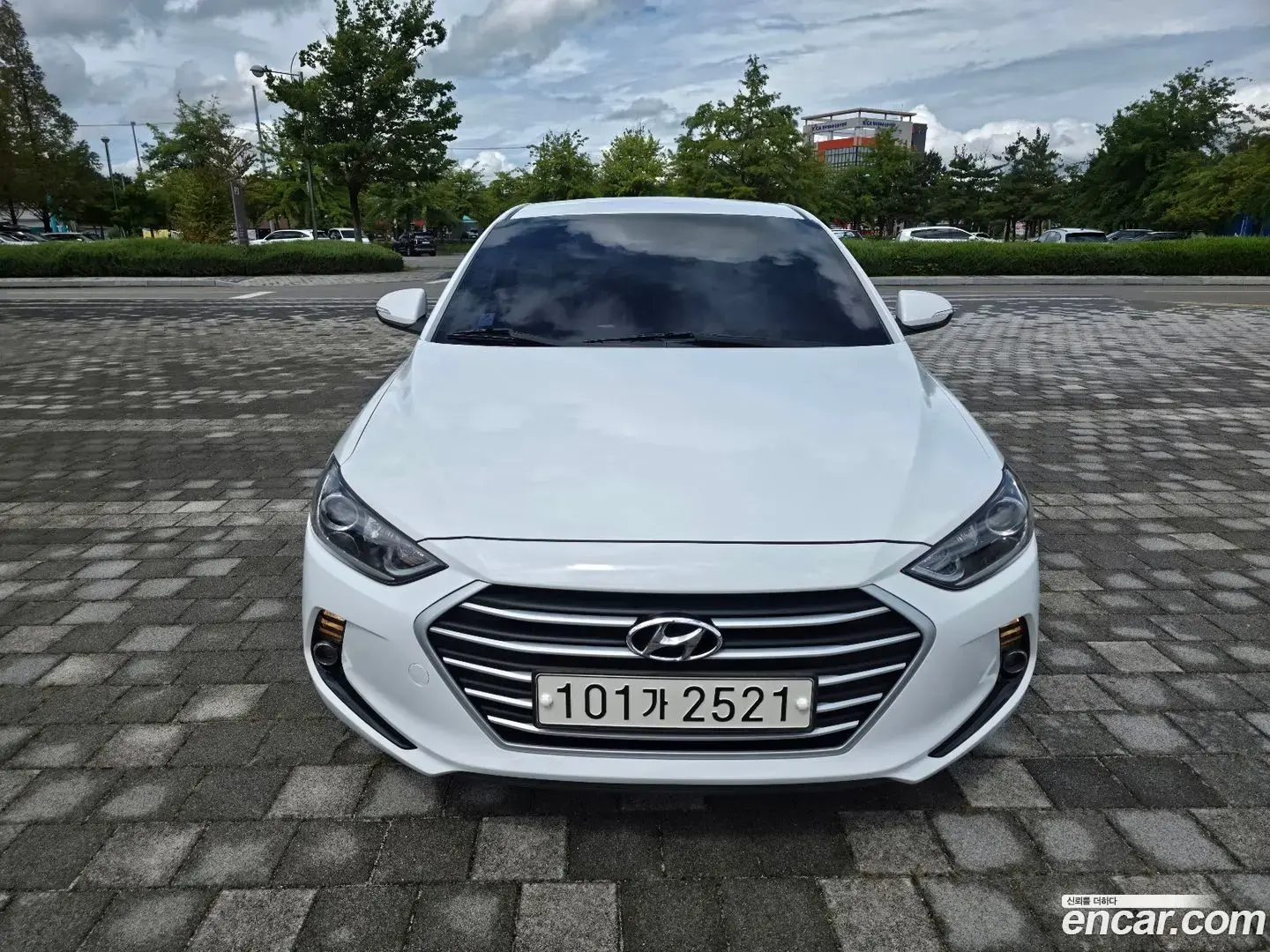 Main__Slider__Photo:AVANTE Hyundai 2017.3-1