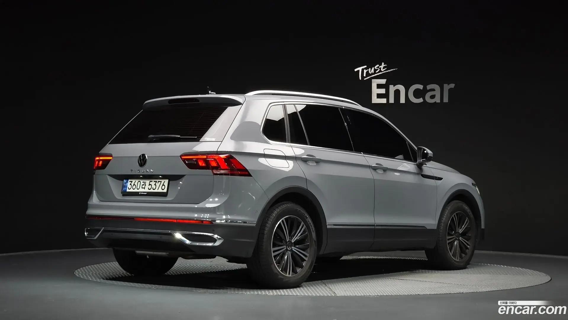 Main__Slider__Photo:Tiguan Volkswagen 2022.9-1
