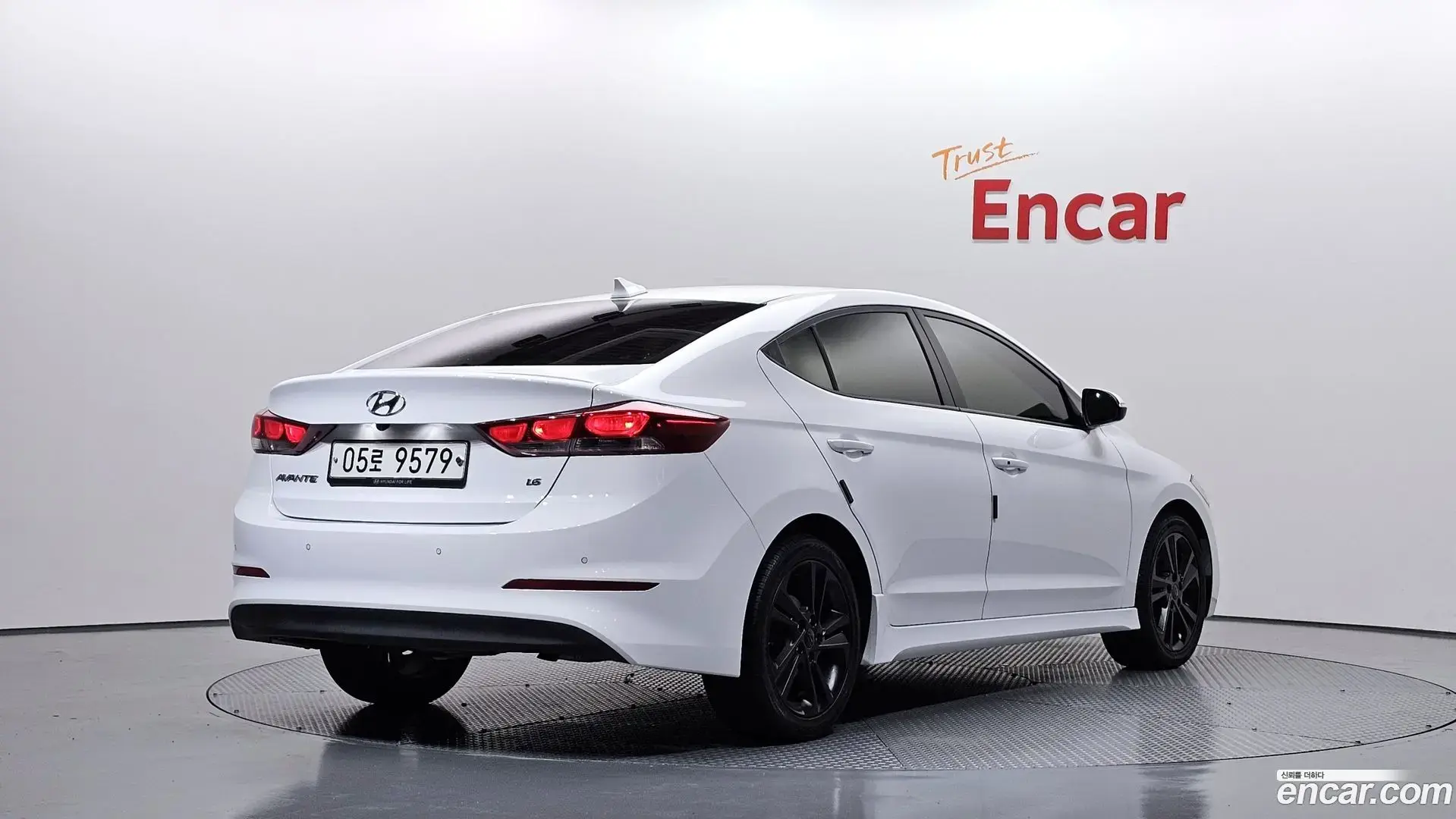 Main__Slider__Photo:AVANTE Hyundai 2018.2-1