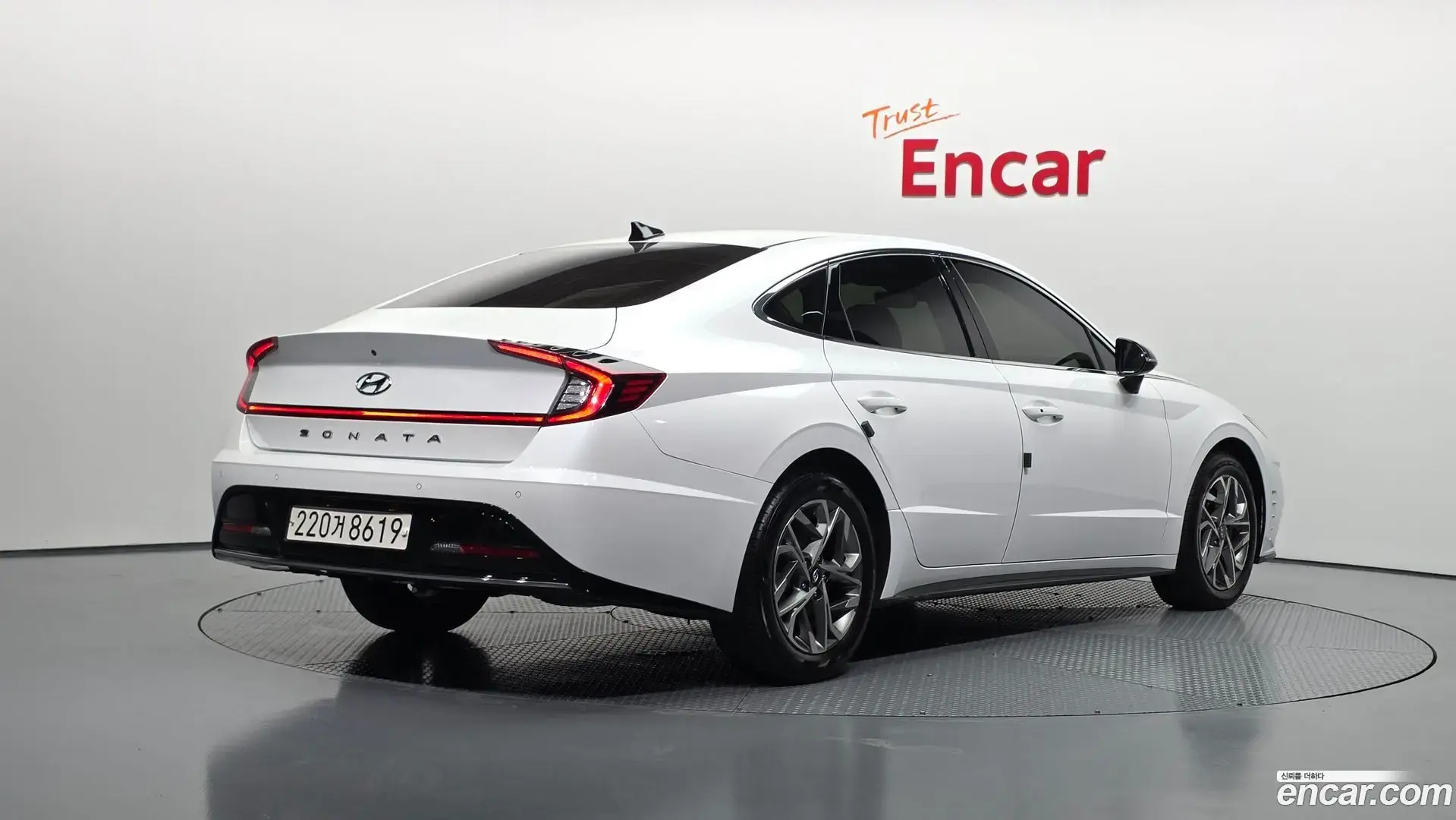 Main__Slider__Photo:Sonata Hyundai 2022.3-1