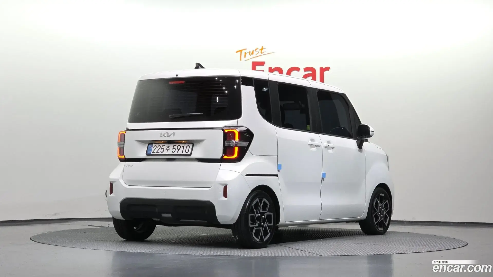 Main__Slider__Photo:RAY Kia 2025.3-1