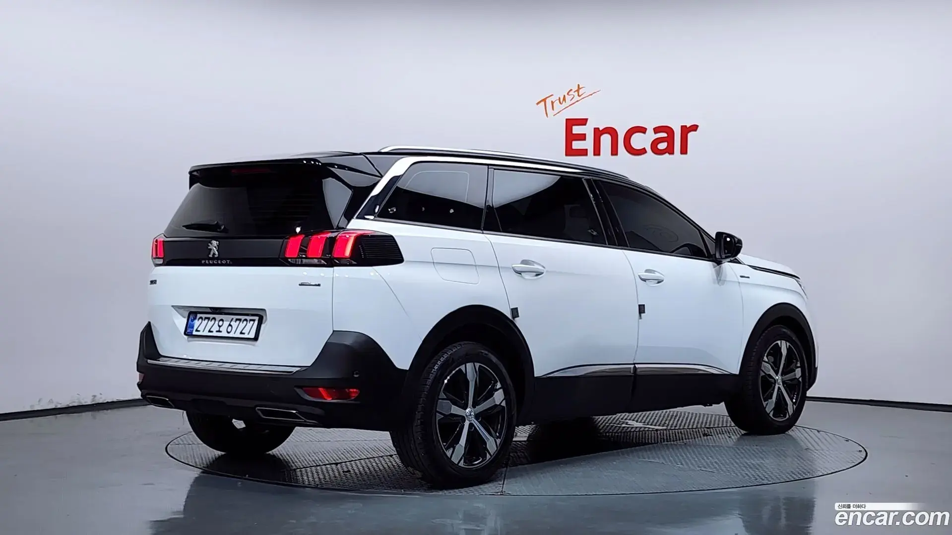 Main__Slider__Photo:5008 Peugeot 2019.4-1