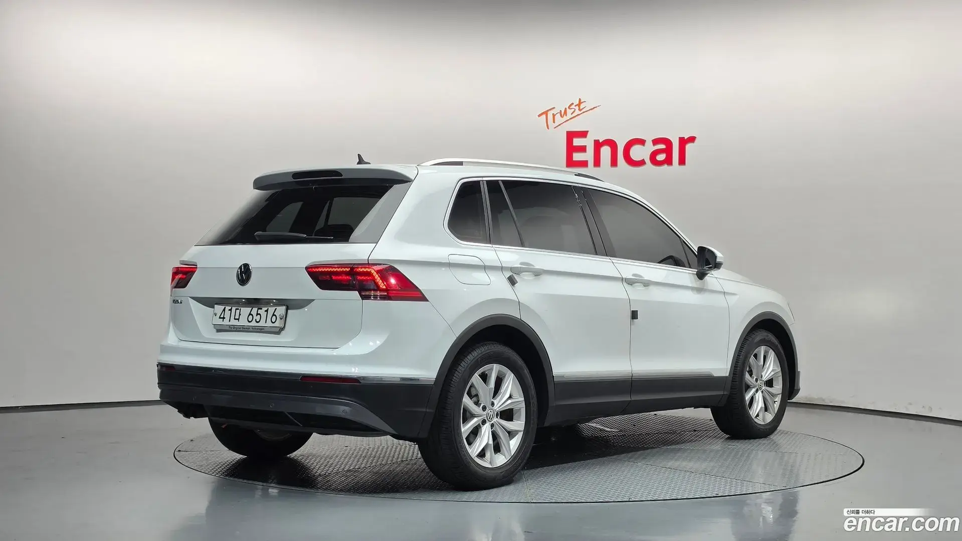 Main__Slider__Photo:Tiguan Volkswagen 2018.4-1