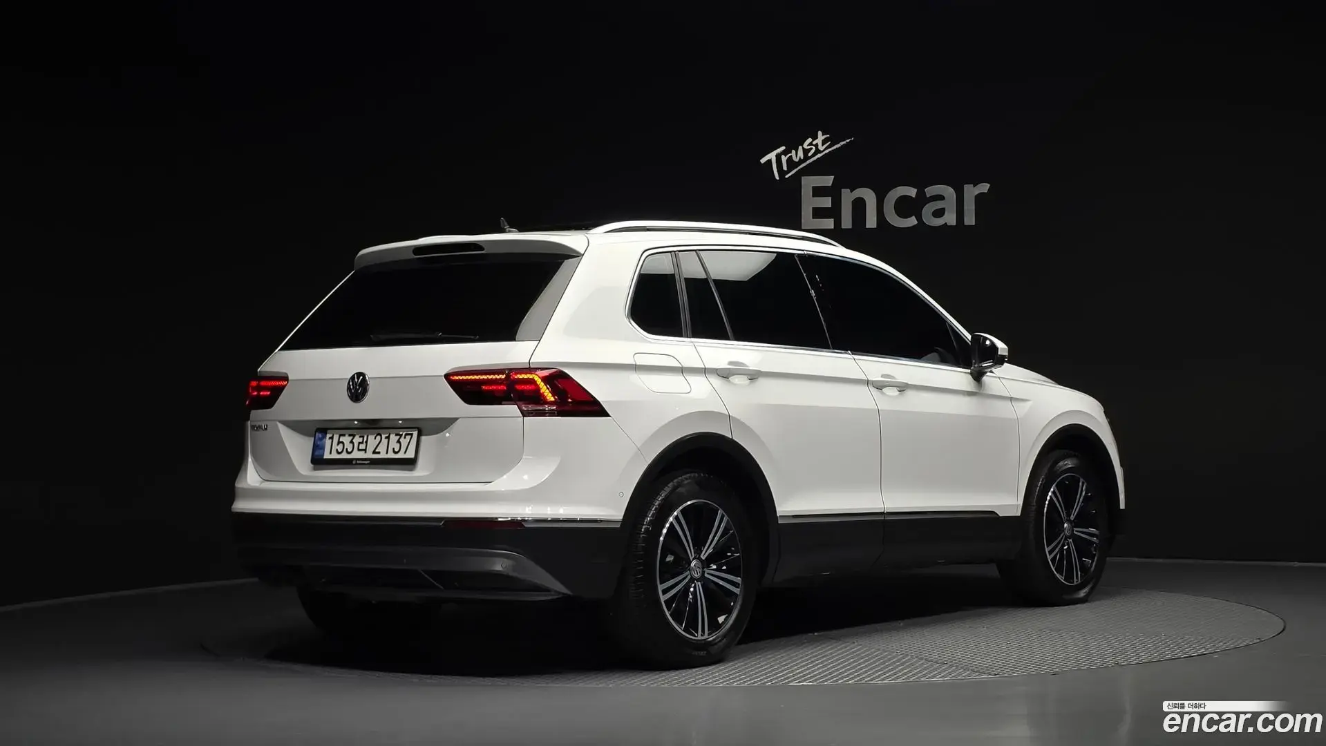 Main__Slider__Photo:Tiguan Volkswagen 2020.6-1