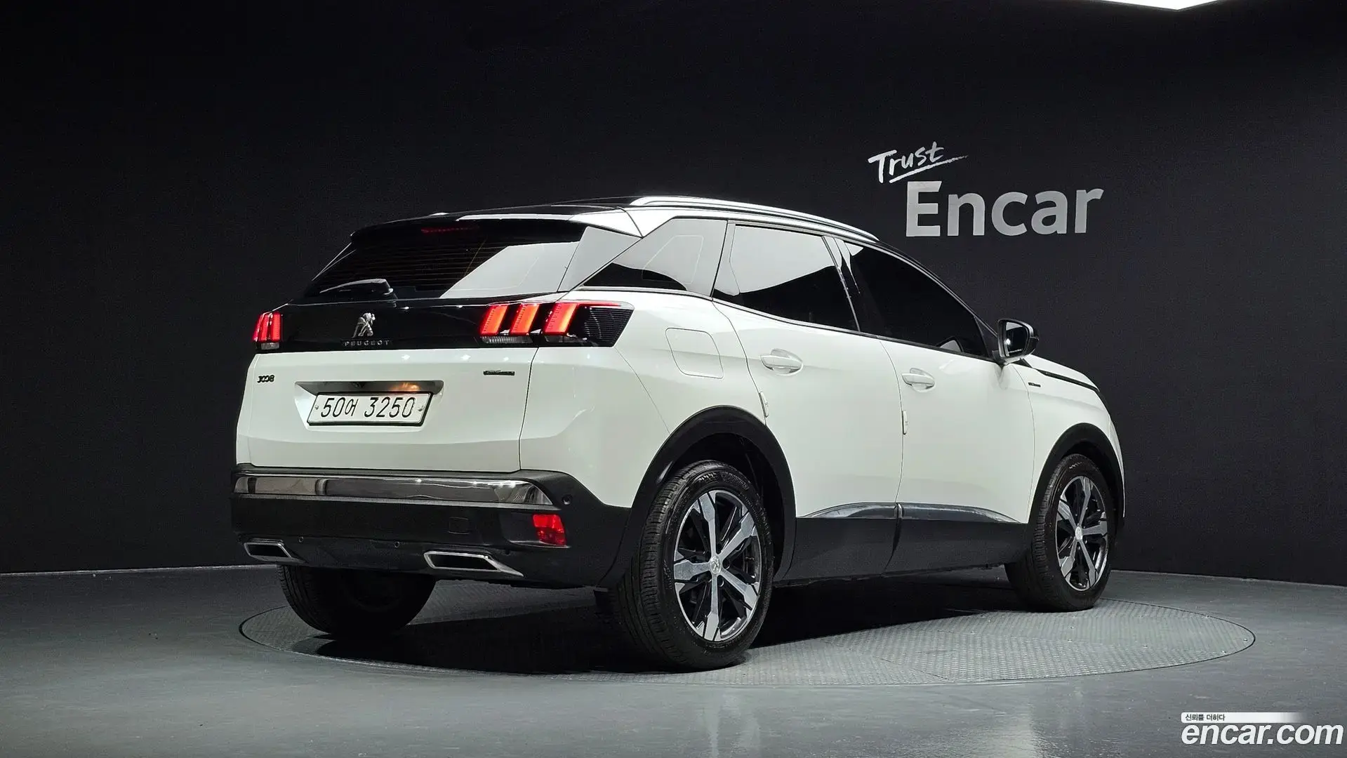 Main__Slider__Photo:3008 Peugeot 2017.6-1