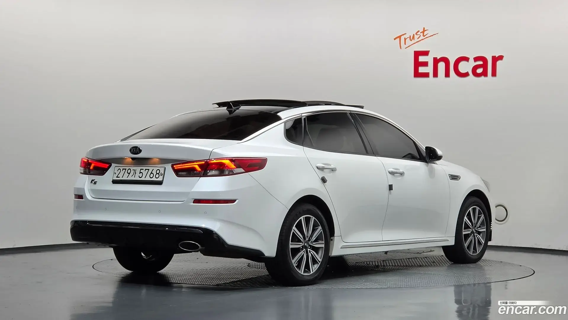 Main__Slider__Photo:K5 Kia 2018.3-1