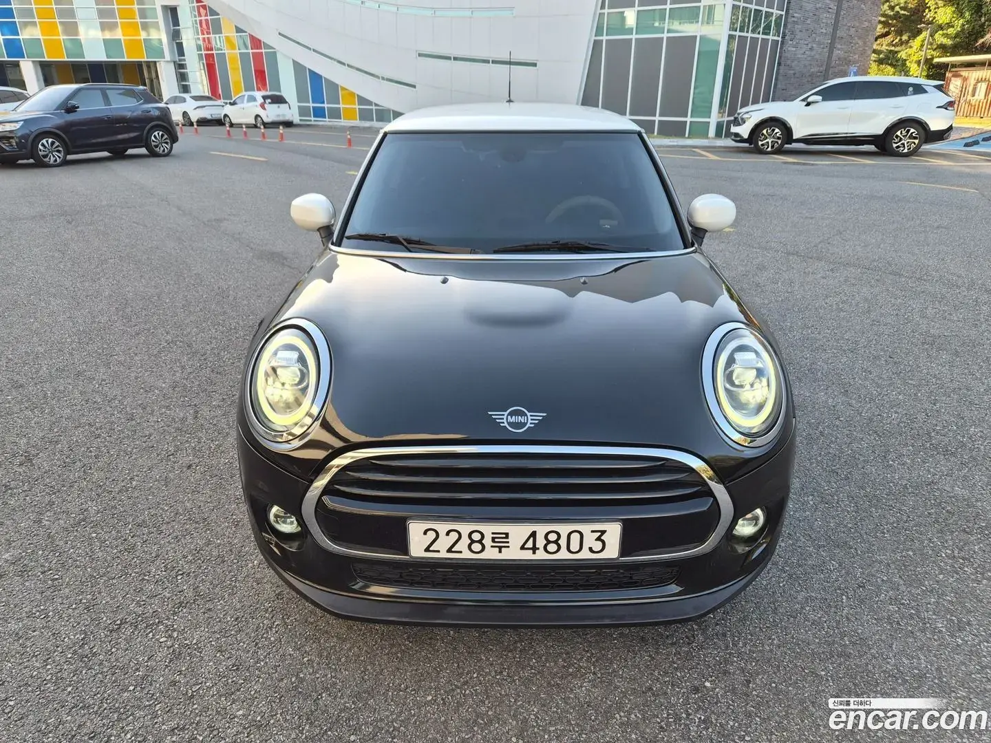 Main__Slider__Photo:Cooper Mini 2020.0-1