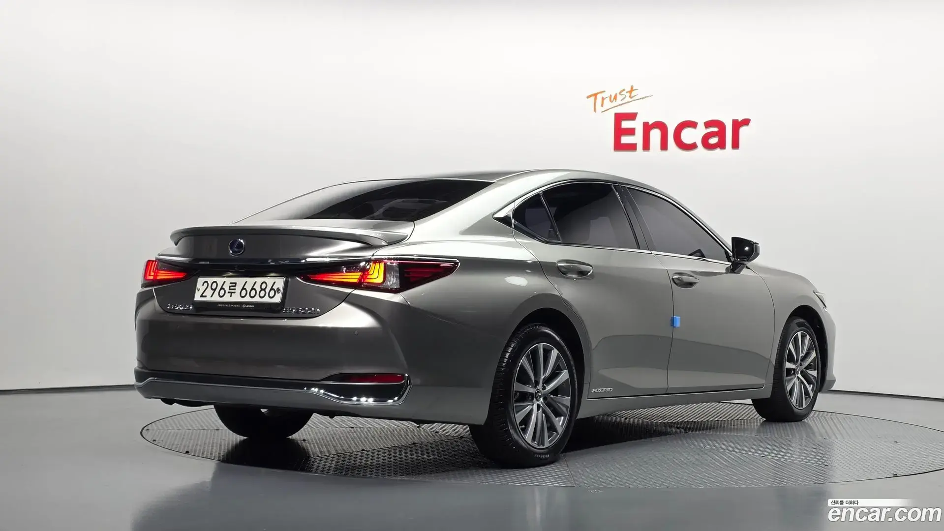 Main__Slider__Photo:ES Lexus 2019.11-1