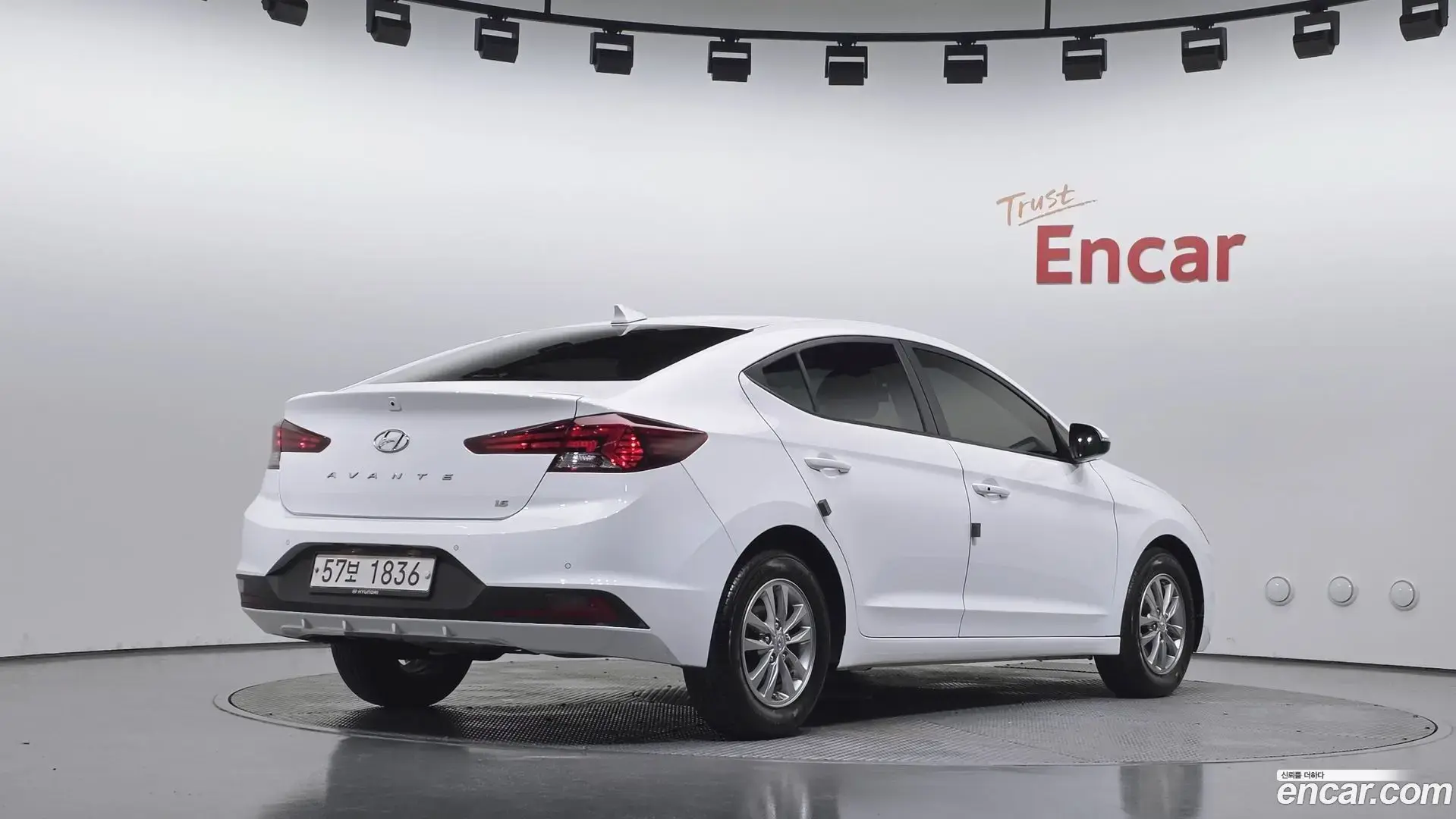 Main__Slider__Photo:AVANTE Hyundai 2019.7-1