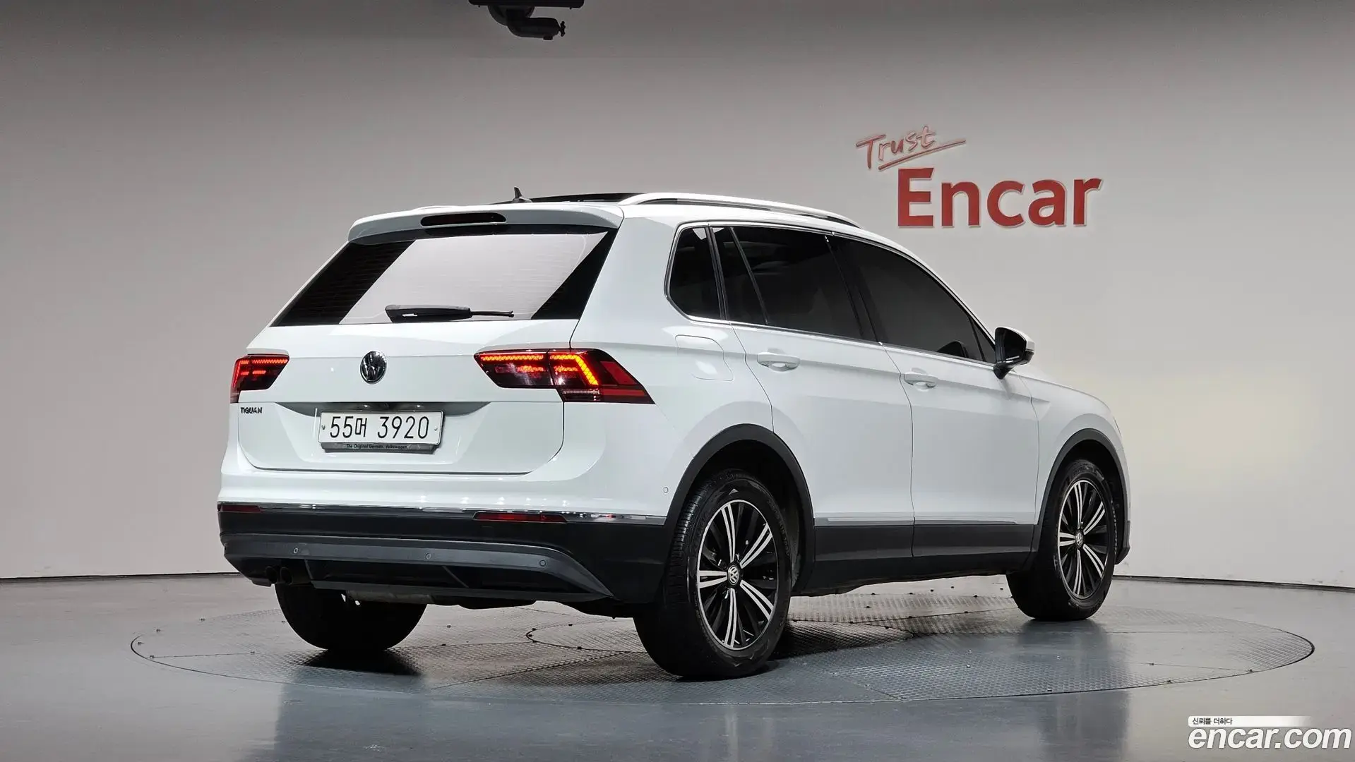 Main__Slider__Photo:Tiguan Volkswagen 2018.4-1