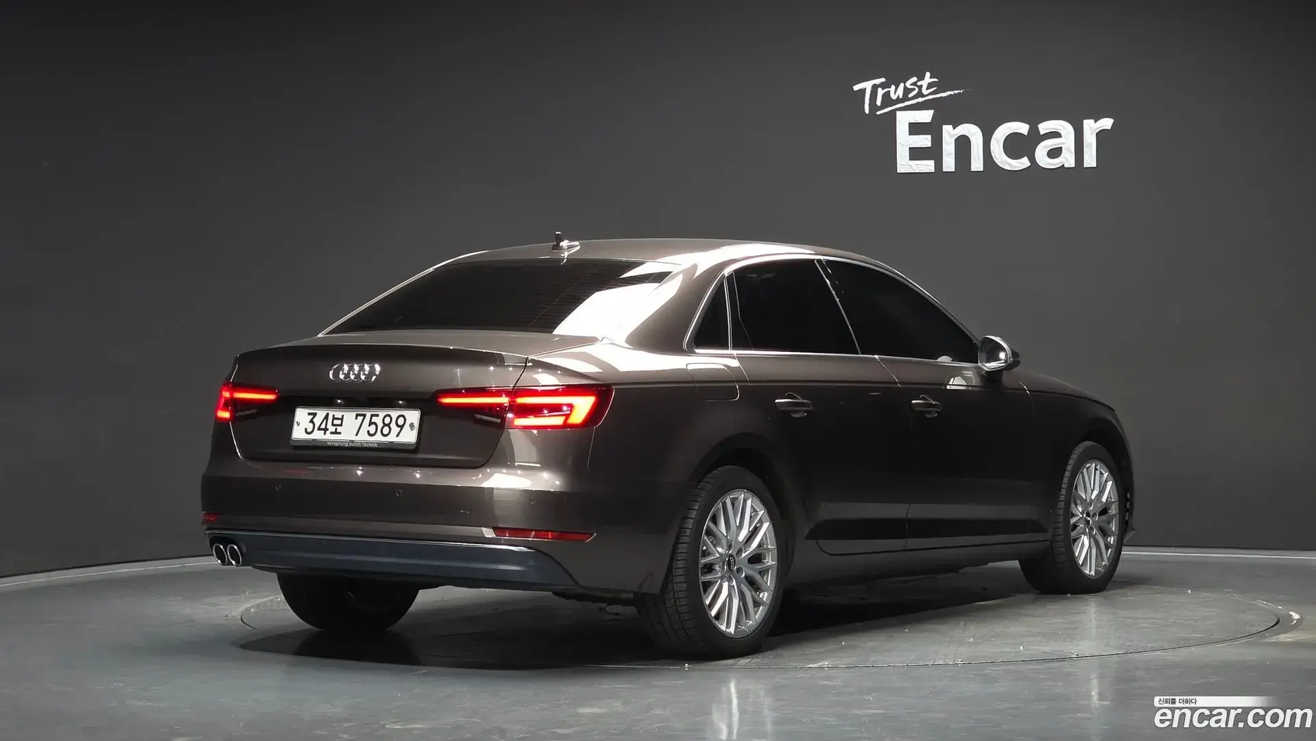 Main__Slider__Photo:A4 Audi 2018.8-1