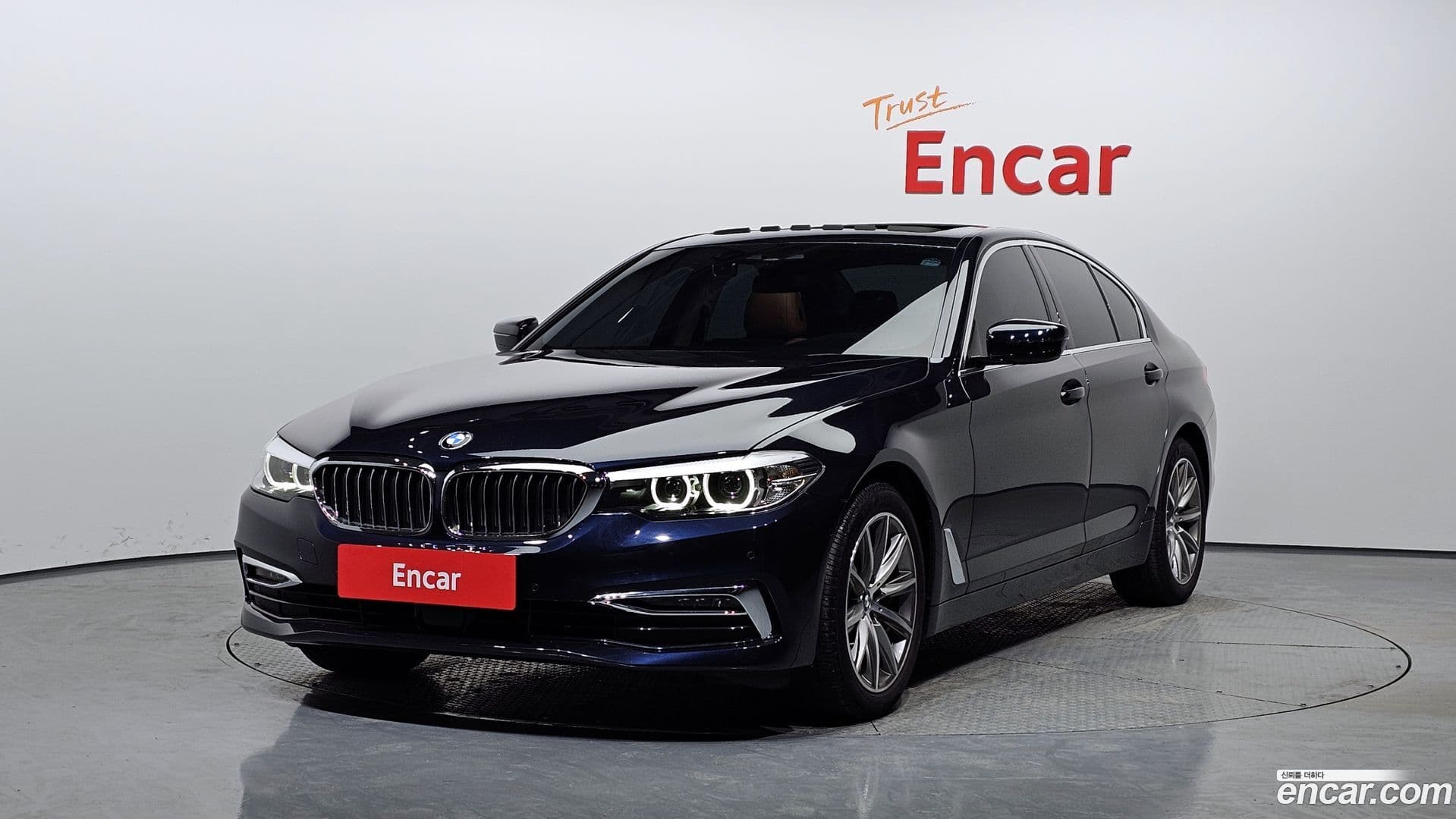 Main__Slider__Photo:5-Series BMW 2019.5-0