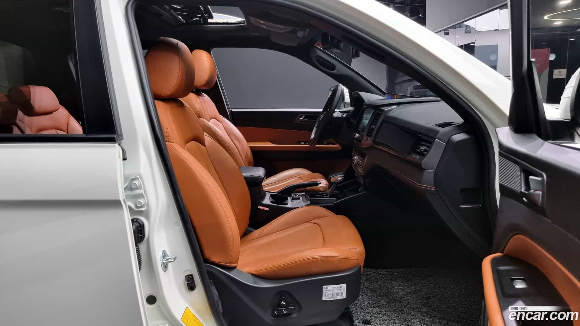 Rexton KG Mobility 2022.4-INNER-010
