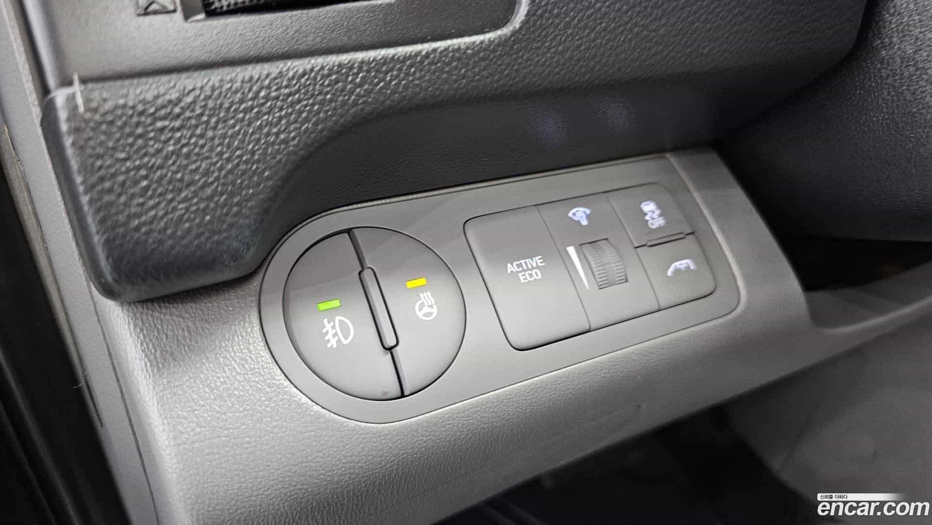 Starex Hyundai 2018.4-OPTION-016