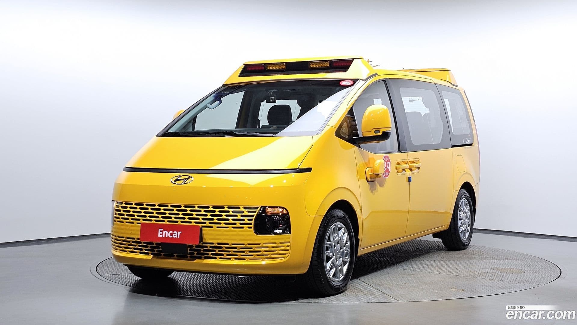 Main__Slider__Photo:Staria Hyundai 2023.1-0