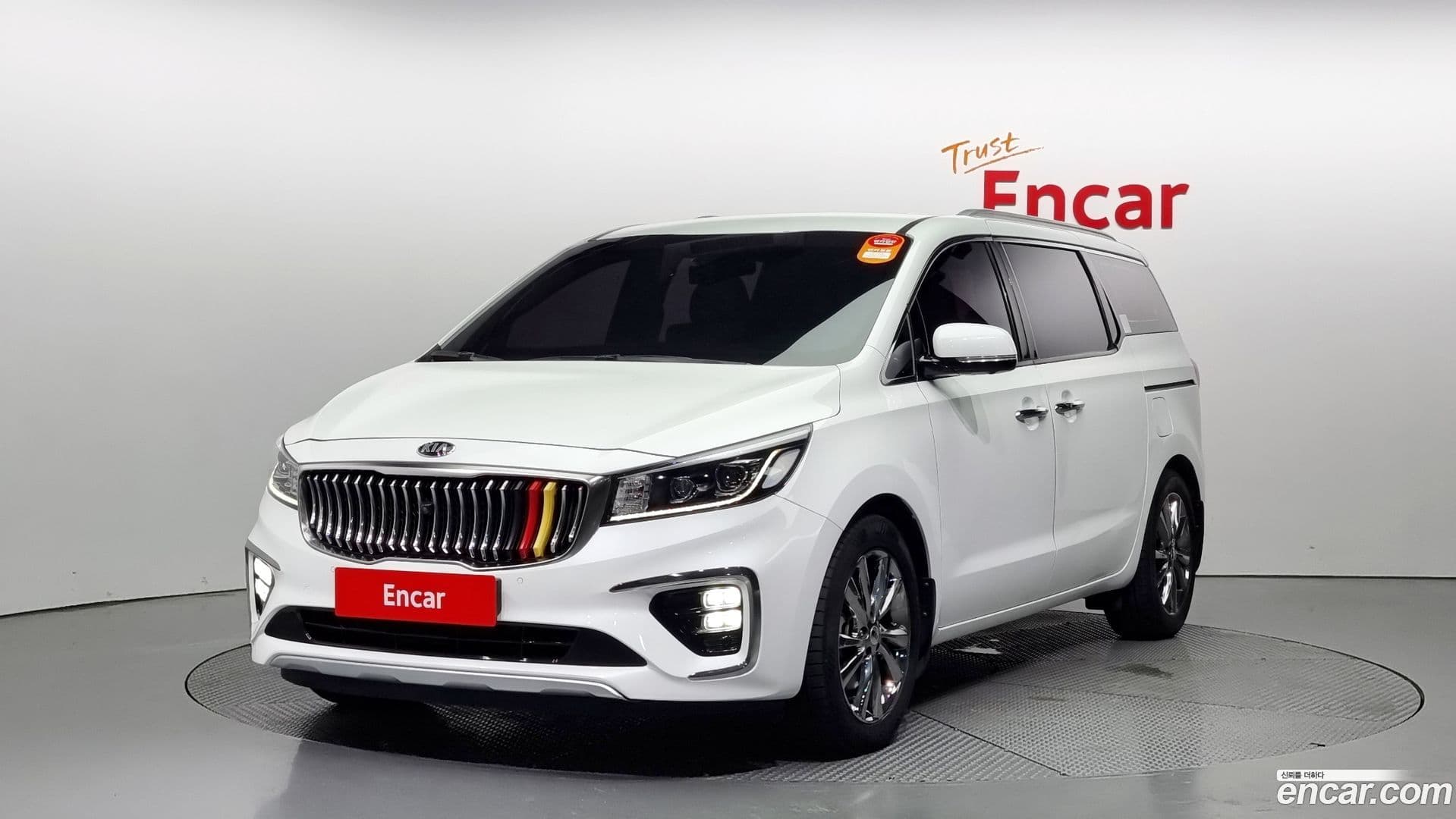 Main__Slider__Photo:Canival Kia 2019.6-0