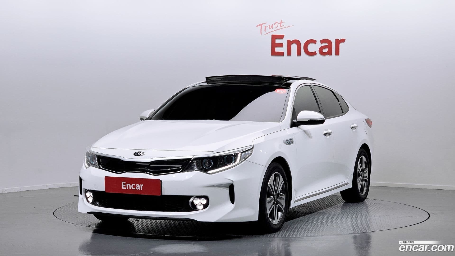 Main__Slider__Photo:K5 Kia 2015.11-0