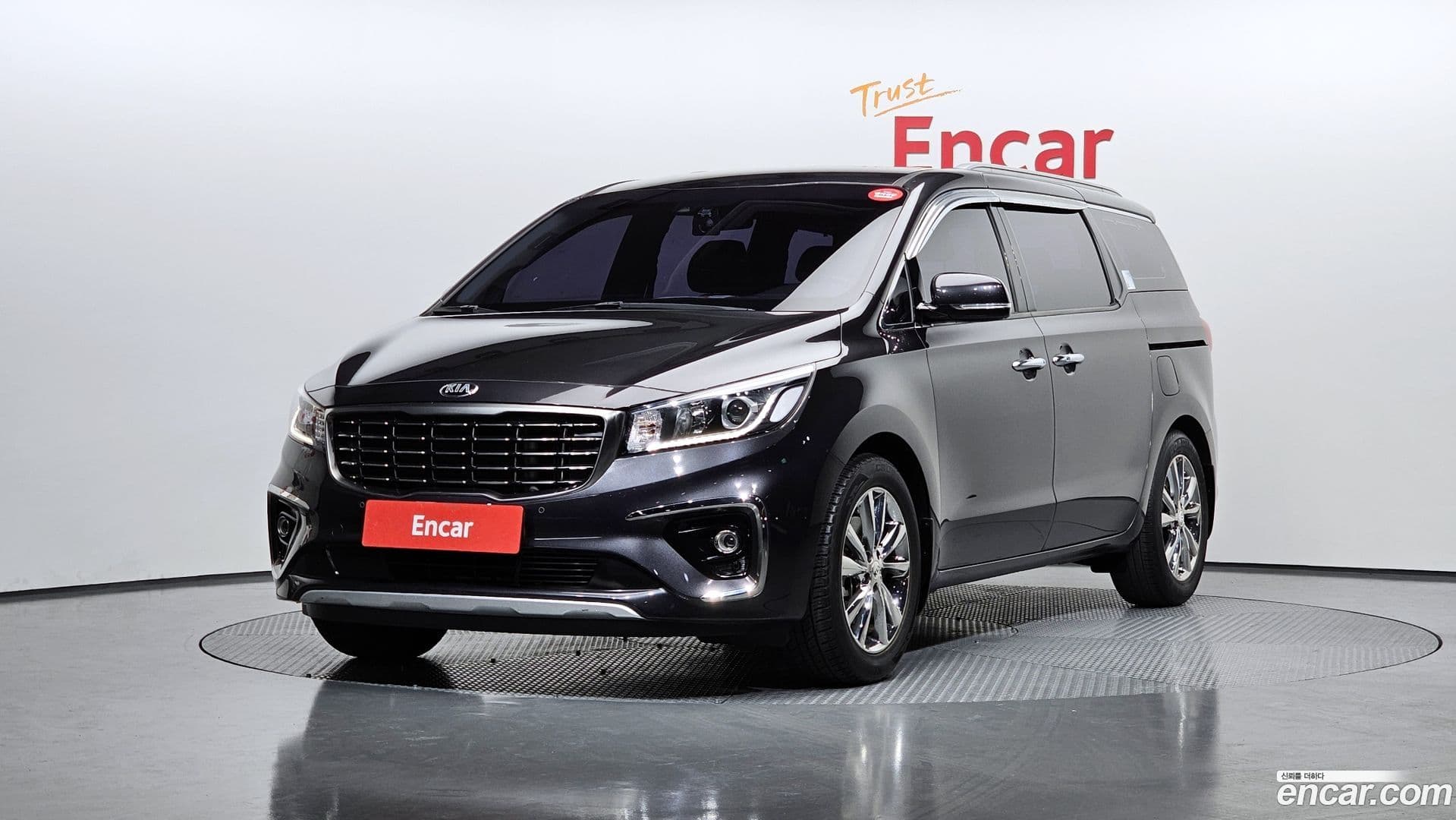 Main__Slider__Photo:Canival Kia 2019.1-0