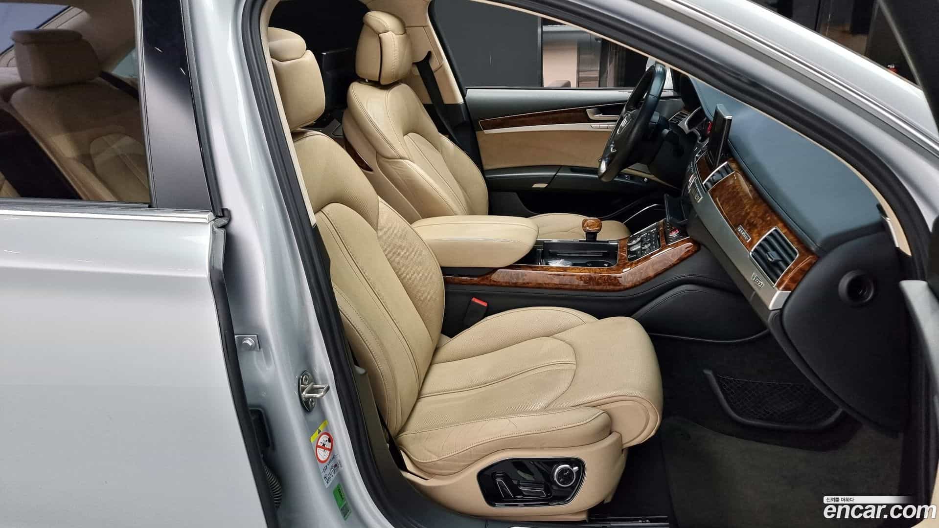 A8 Audi 2011.9-INNER-010