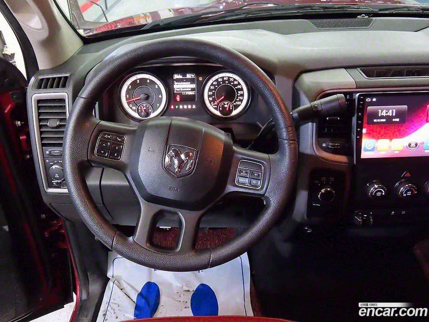 Ram Pick Up Dodge 2014.11-INNER-008