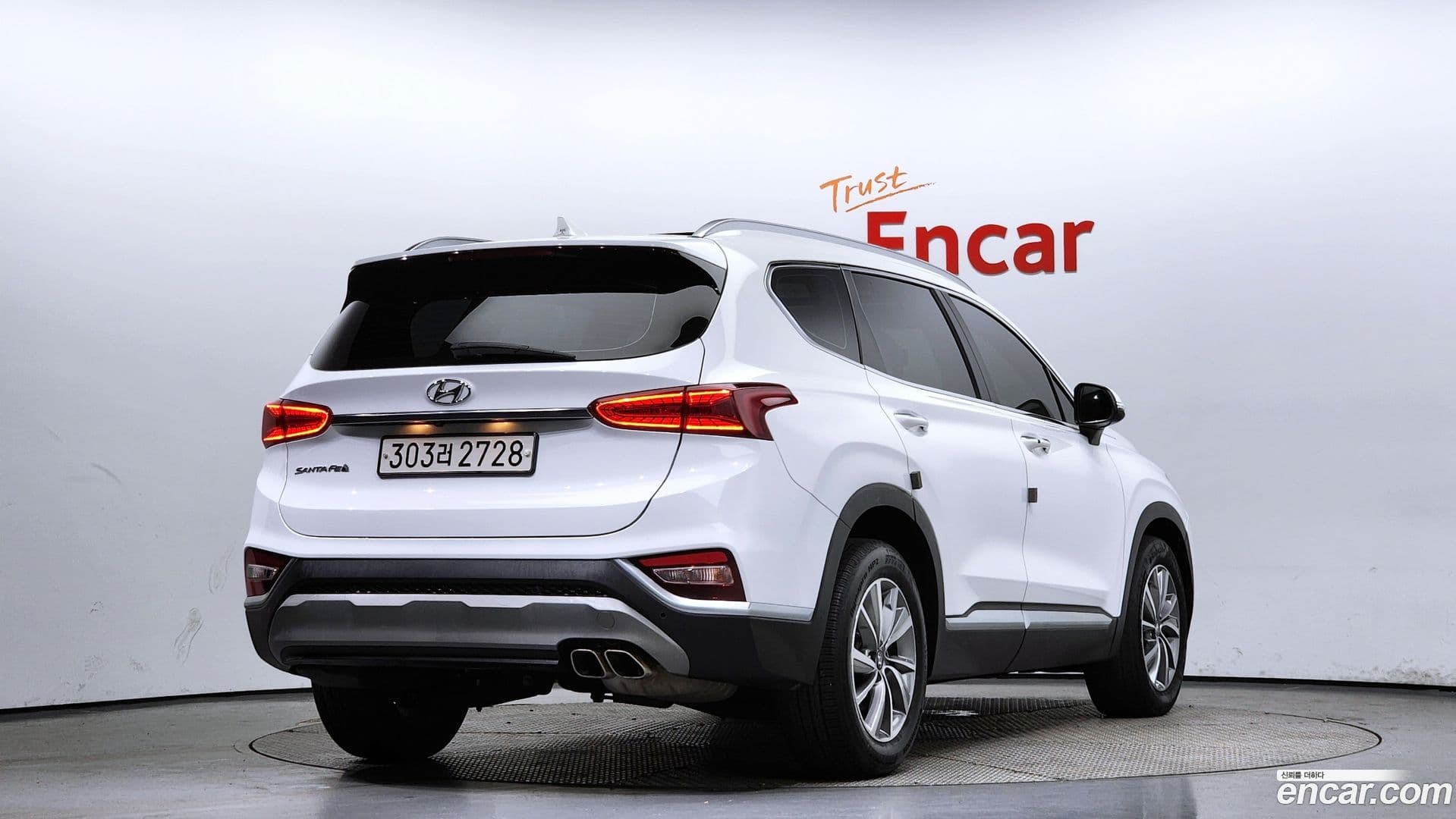 Main__Slider__Photo:Santafe Hyundai 2020.3-0
