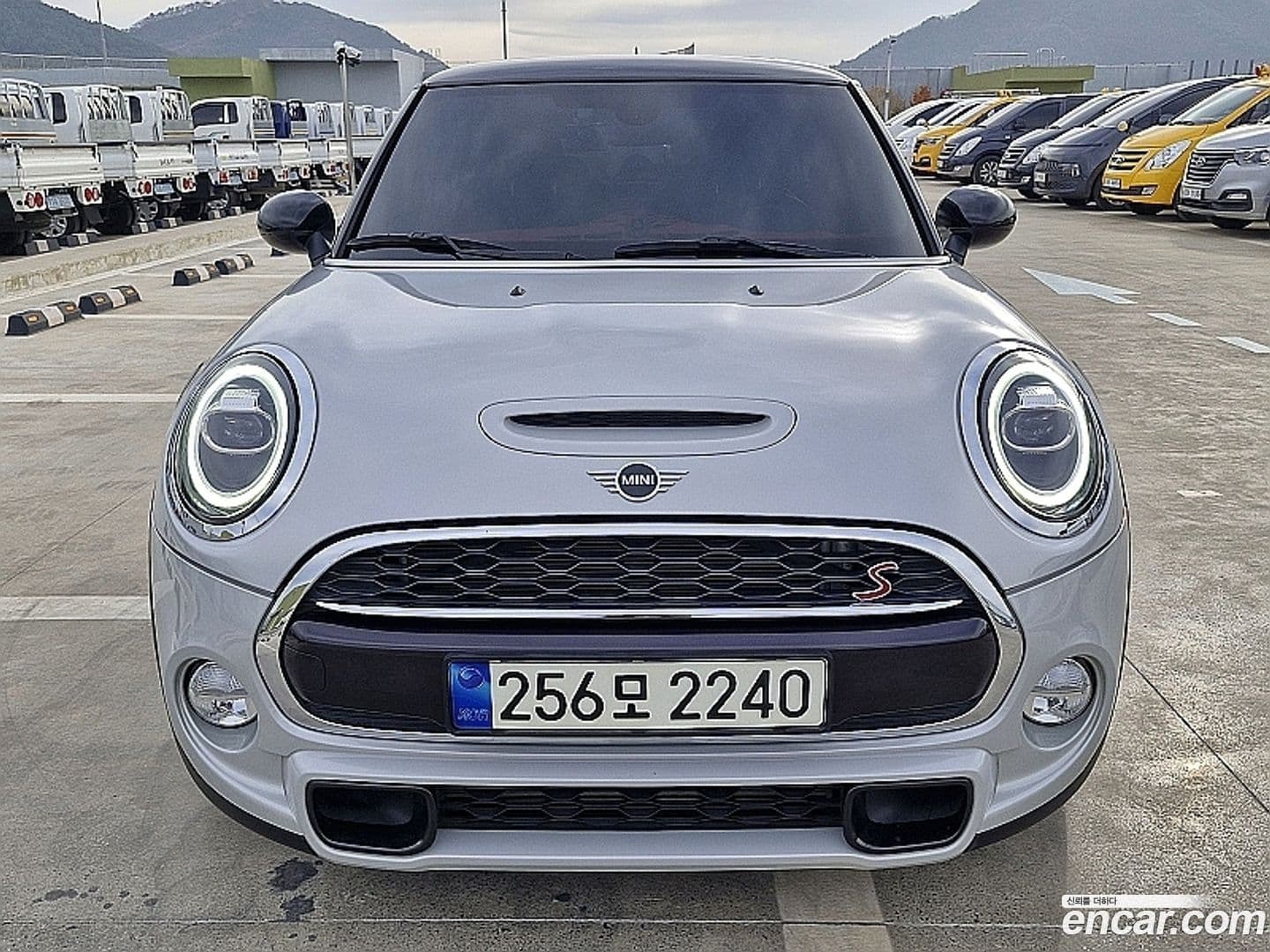 Main__Slider__Photo:Cooper Mini 2019.1-0