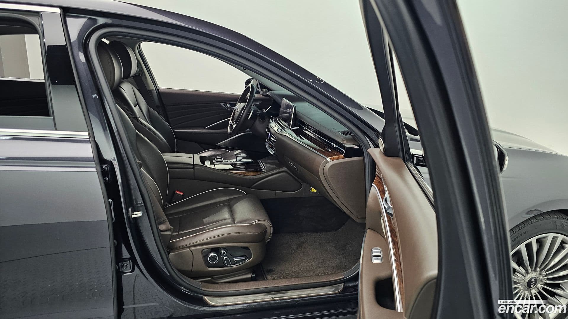 Main__Slider__Photo:K9 Kia 2018.9-15