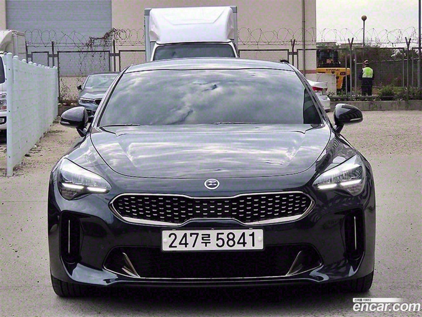 Main__Slider__Photo:Stinger Kia 2020.11-0