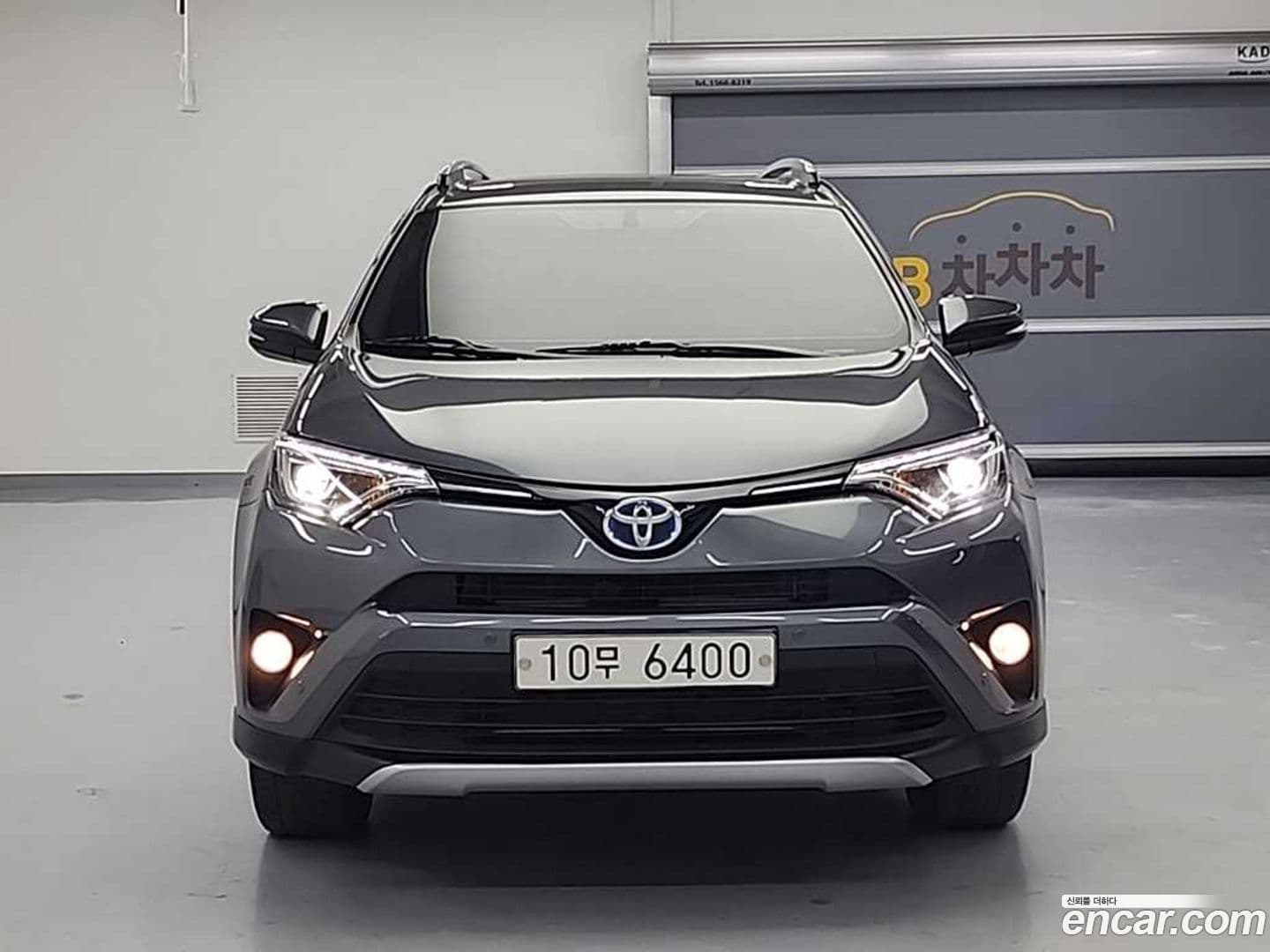 Main__Slider__Photo:RAV4 Toyota 2018.2-0