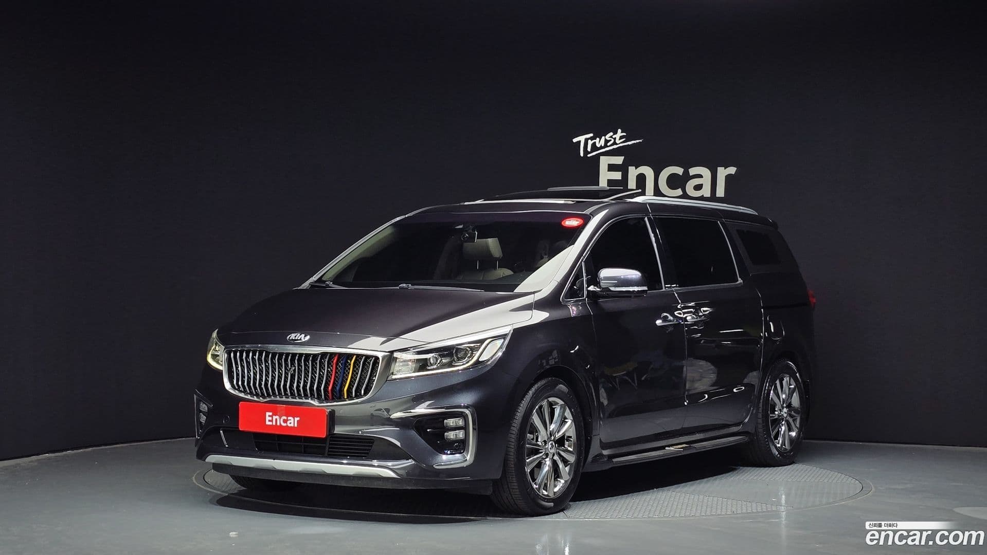 Main__Slider__Photo:Canival Kia 2018.3-0