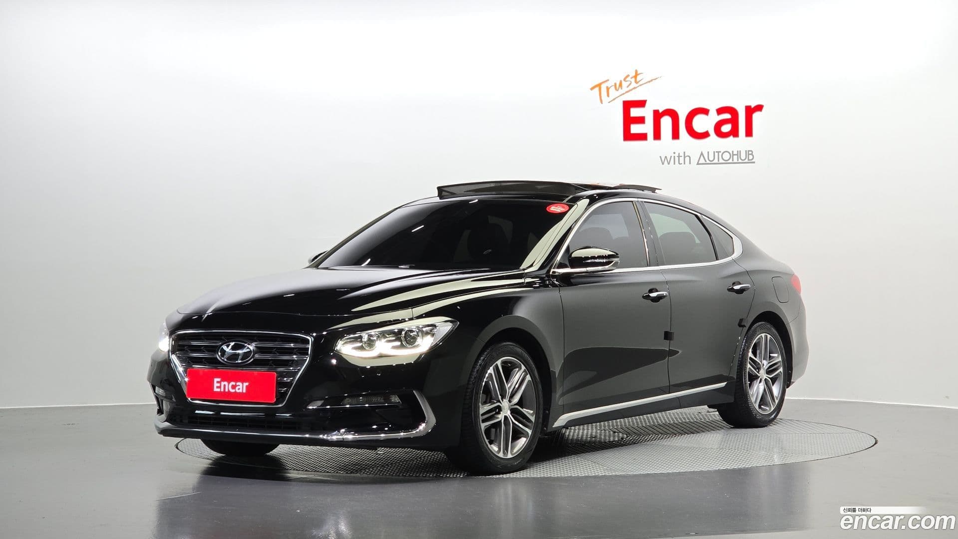 Main__Slider__Photo:Grandeur Hyundai 2017.4-0