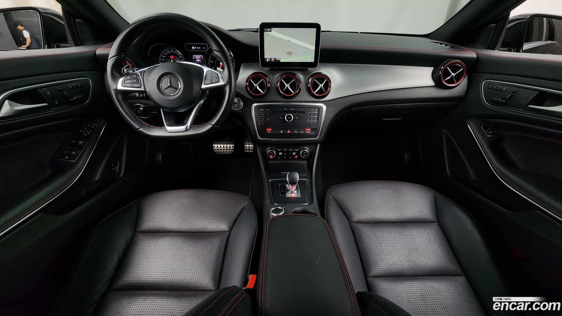 CLA-Class Mercedes-Benz 2015.2-INNER-007
