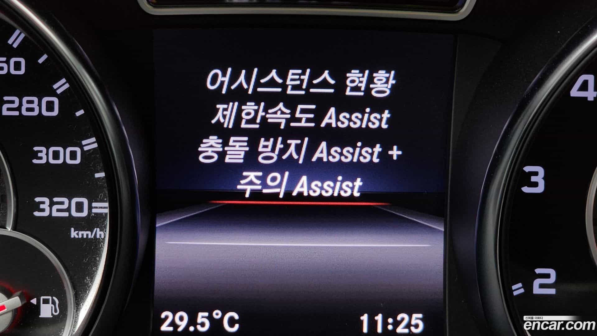 CLA-Class Mercedes-Benz 2015.2-OPTION-020