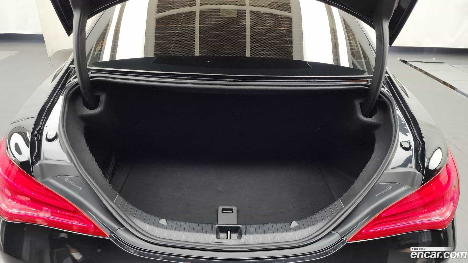 CLA-Class Mercedes-Benz 2015.2-OPTION-024