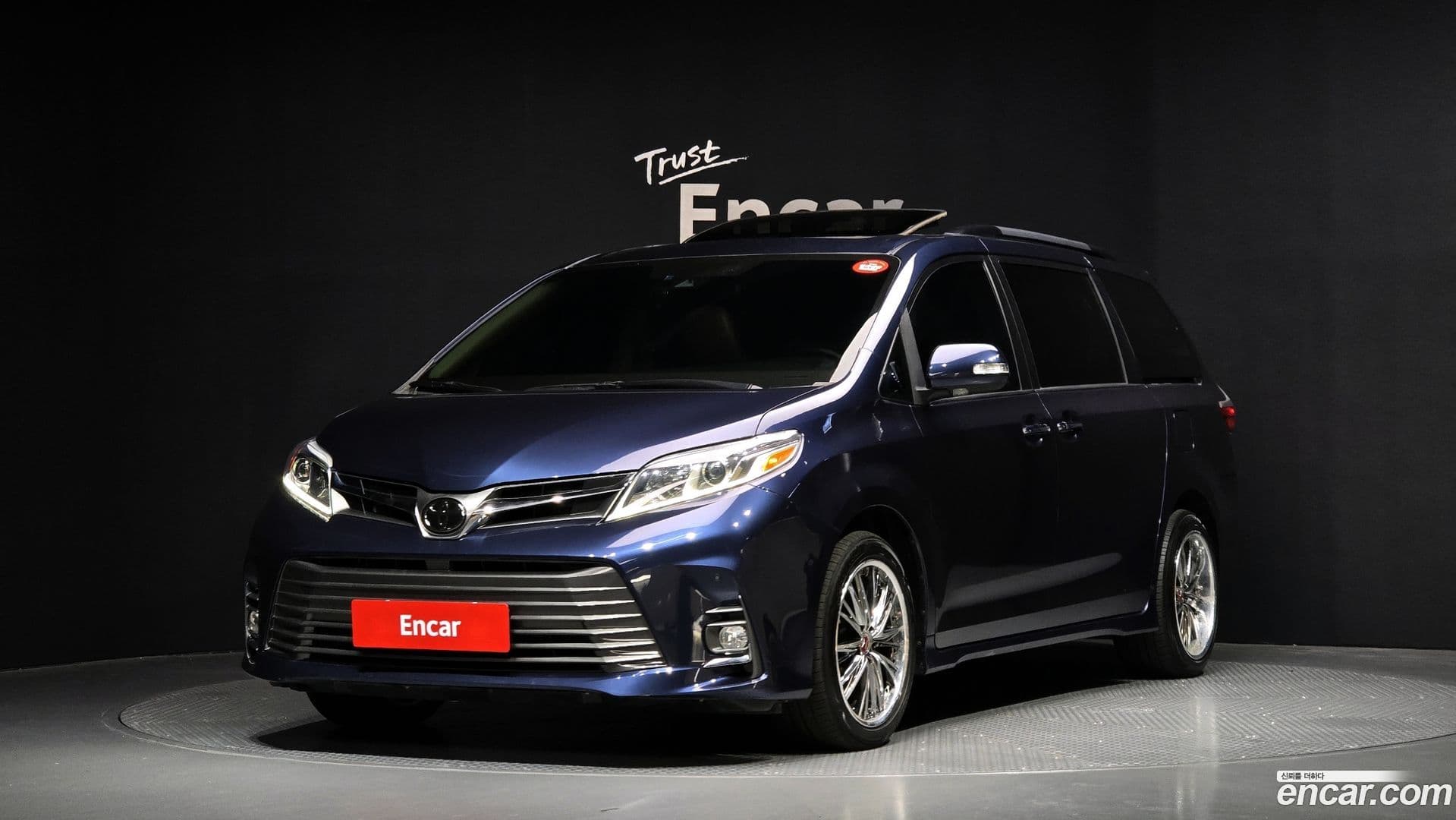 Main__Slider__Photo:Sienna Toyota 2019.11-0