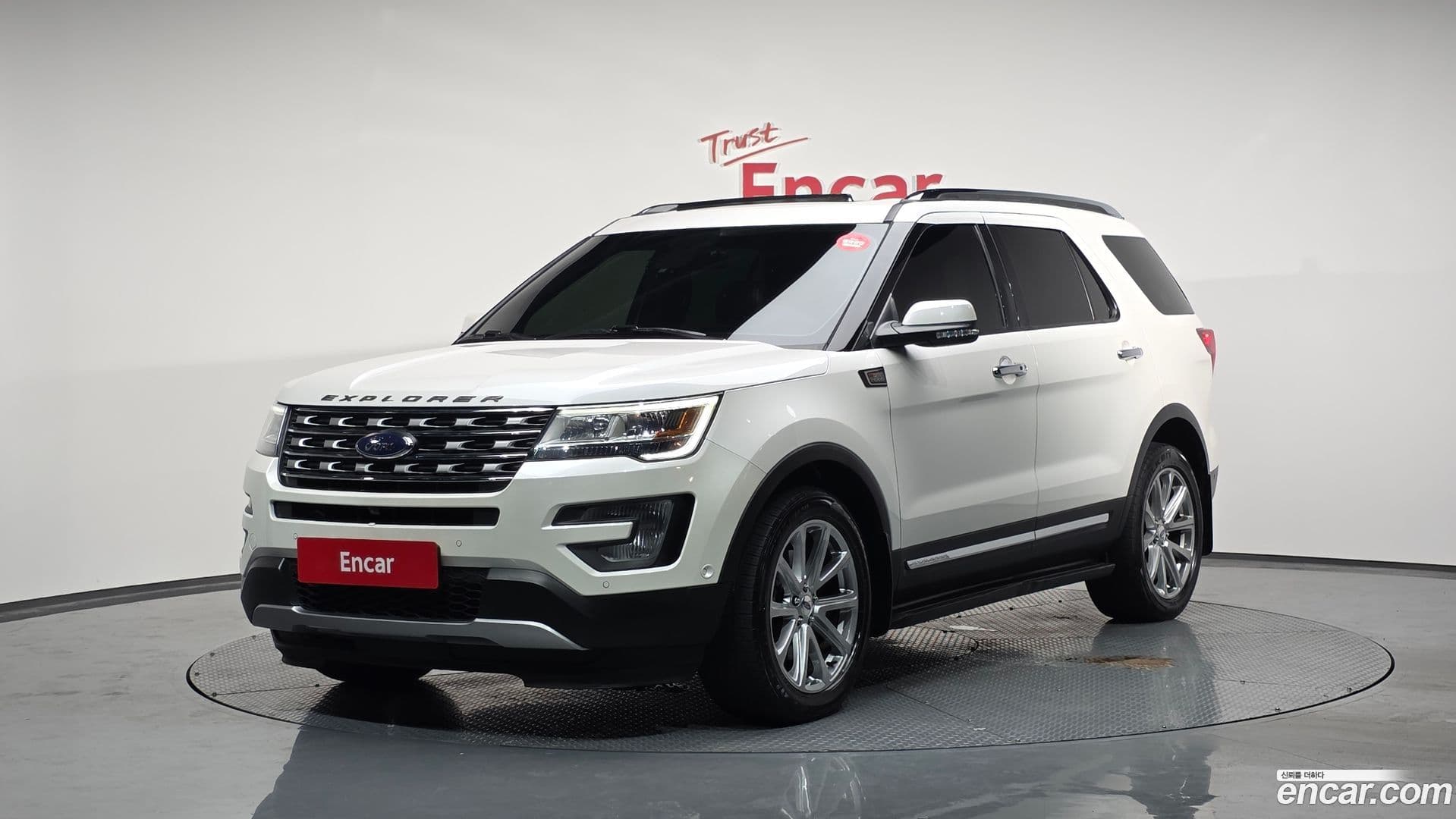 Main__Slider__Photo:Explorer Ford 2017.5-0