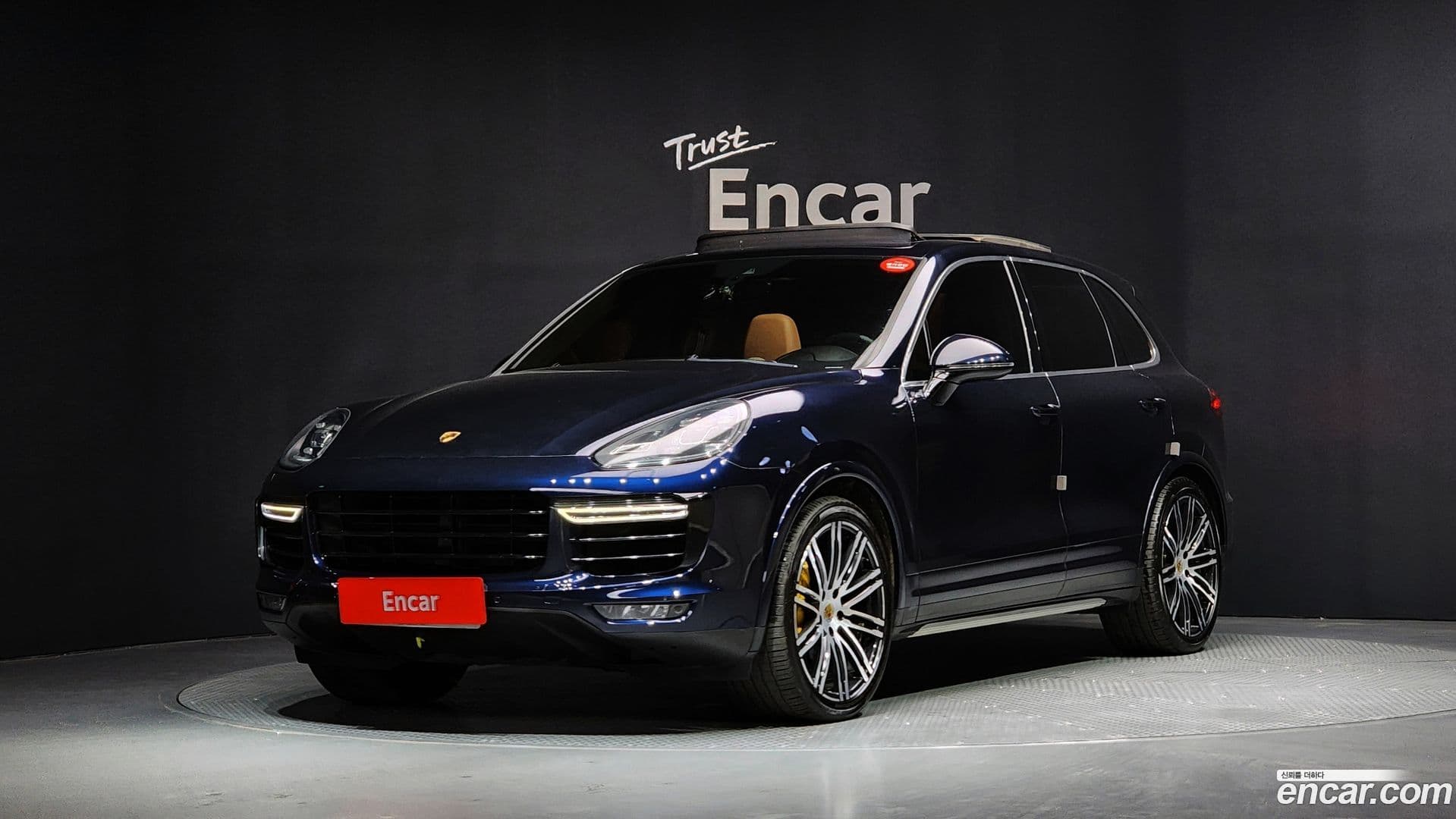 Main__Slider__Photo:Cayenne Porsche 2015.10-0