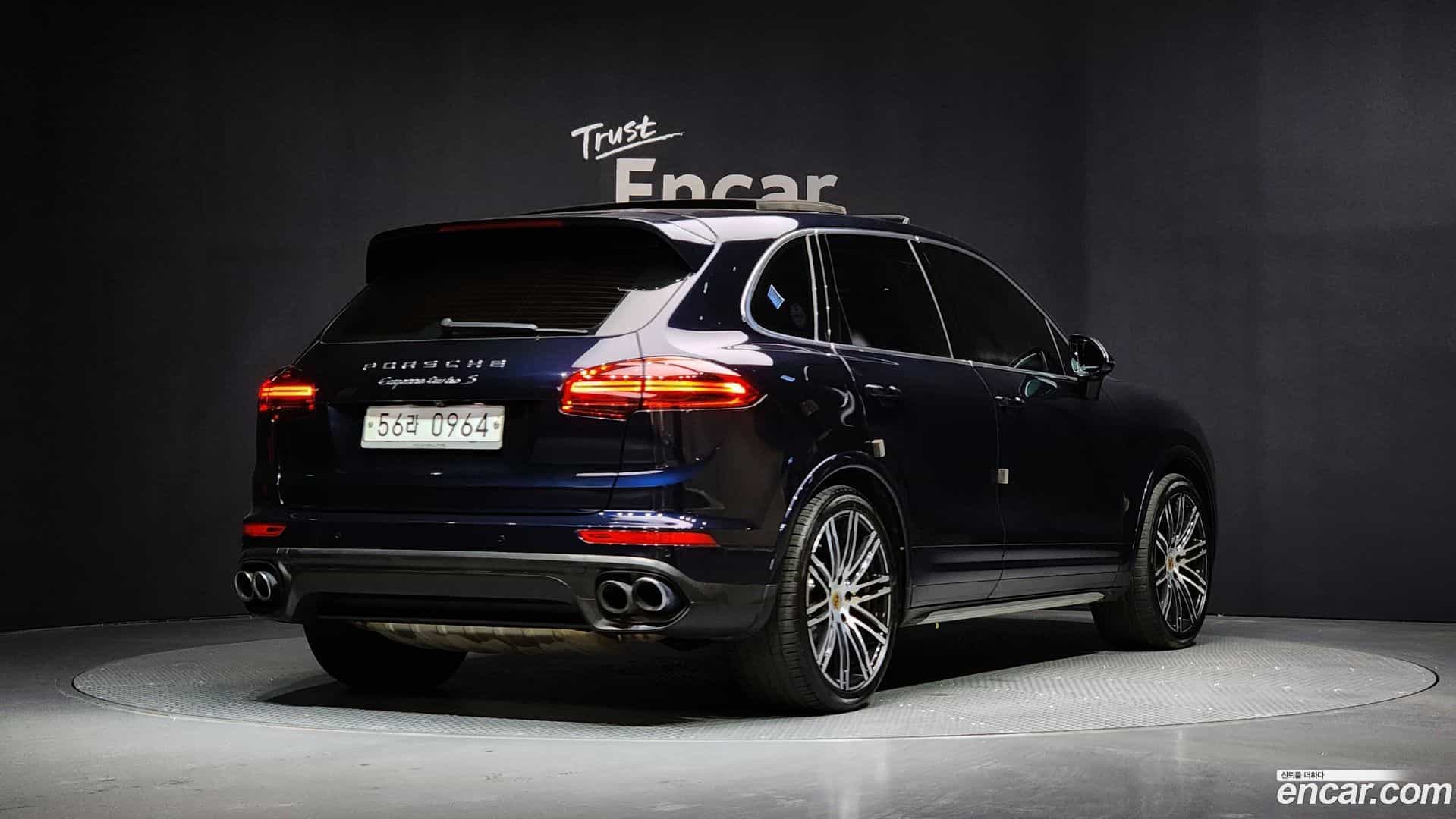 Cayenne Porsche 2015.10-OUTER-002