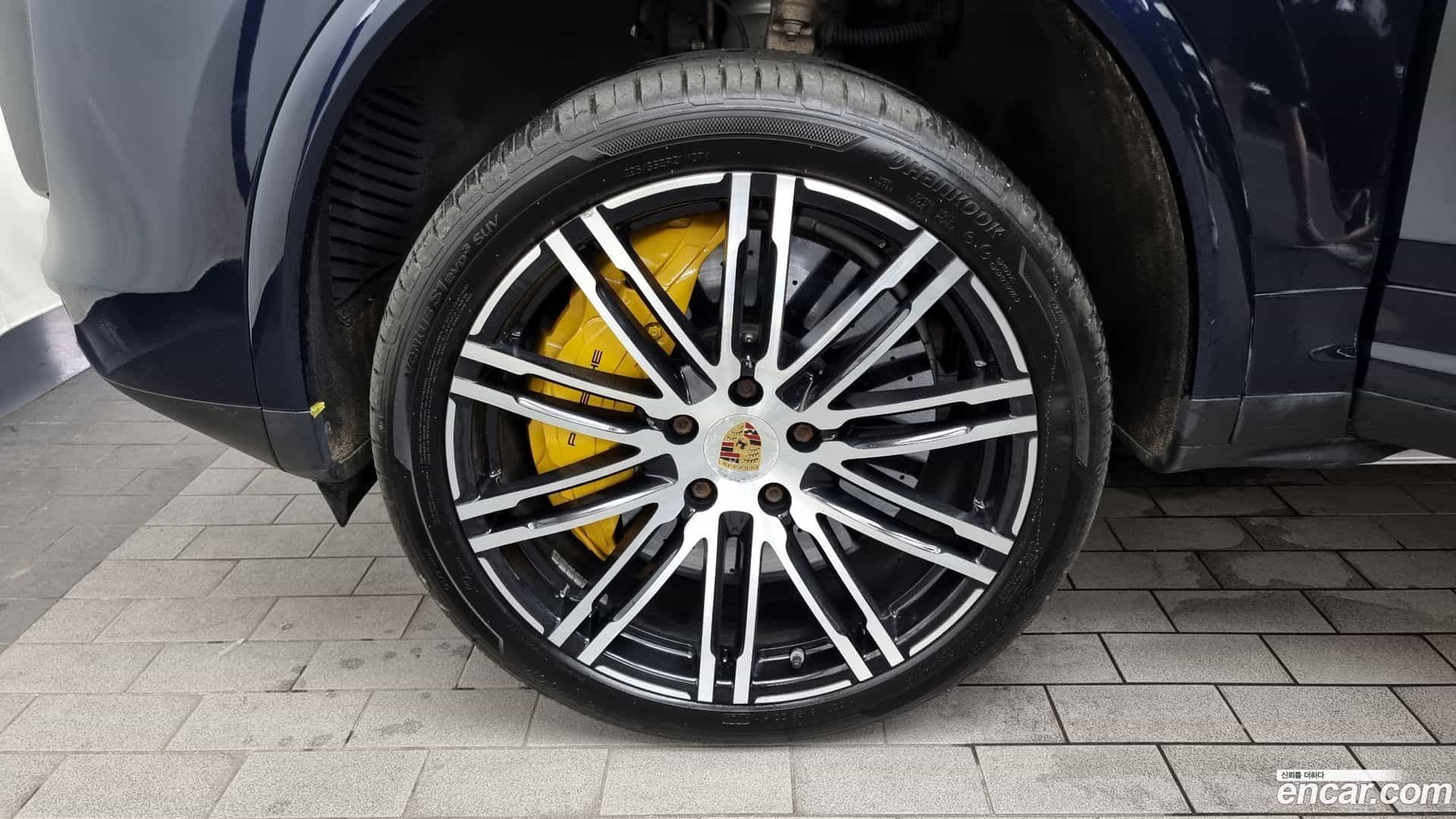 Cayenne Porsche 2015.10-OUTER-005