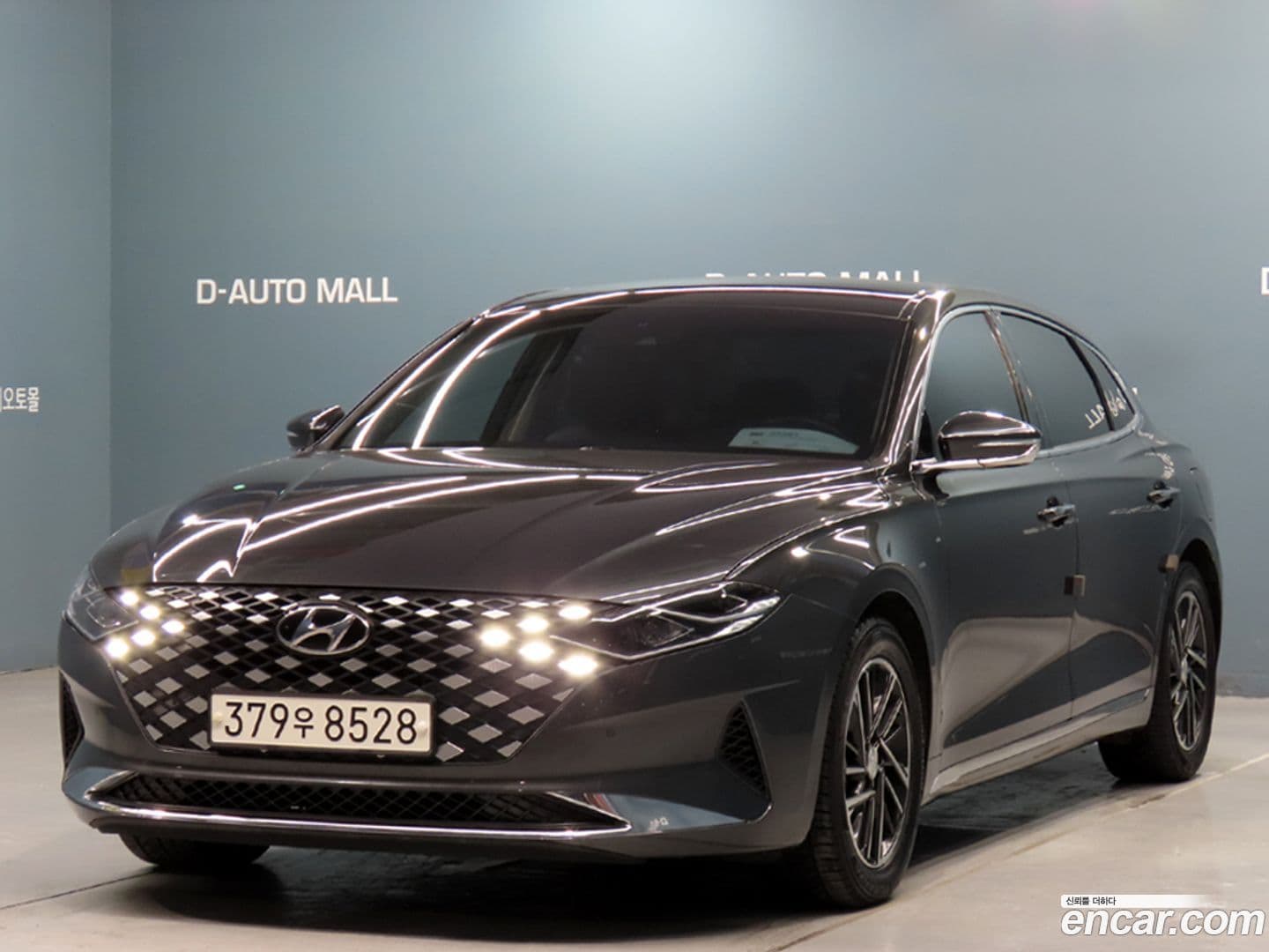 Main__Slider__Photo:Grandeur Hyundai 2020.3-0