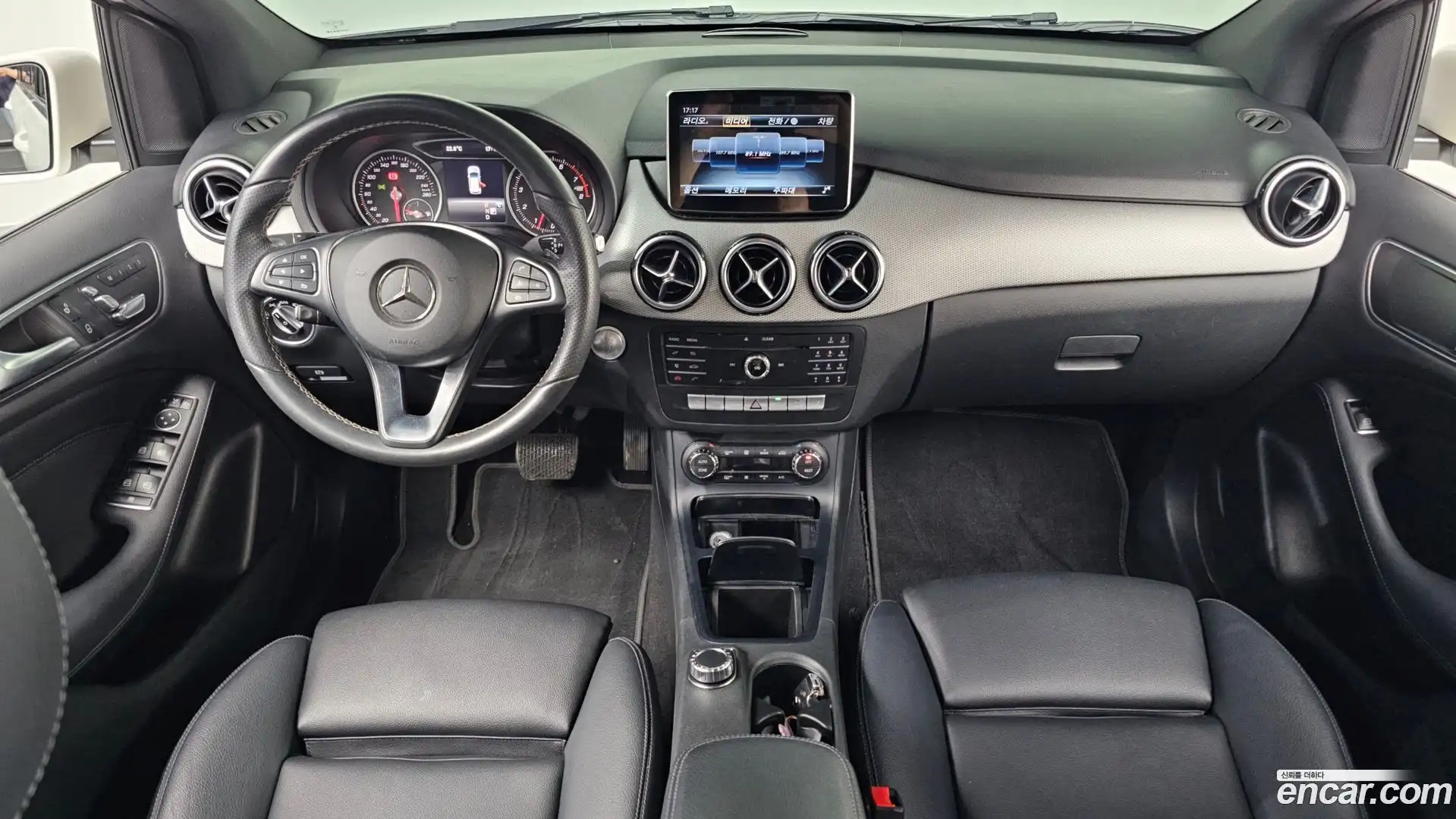 B-Class Mercedes-Benz 2018.9-INNER-007