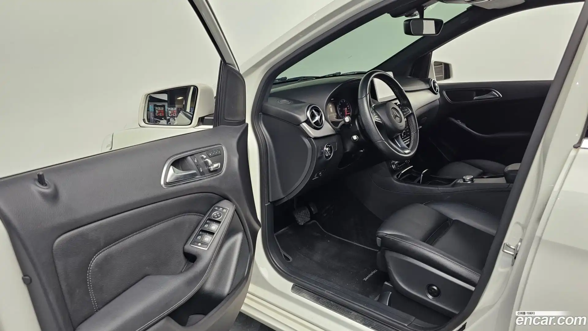 B-Class Mercedes-Benz 2018.9-INNER-010