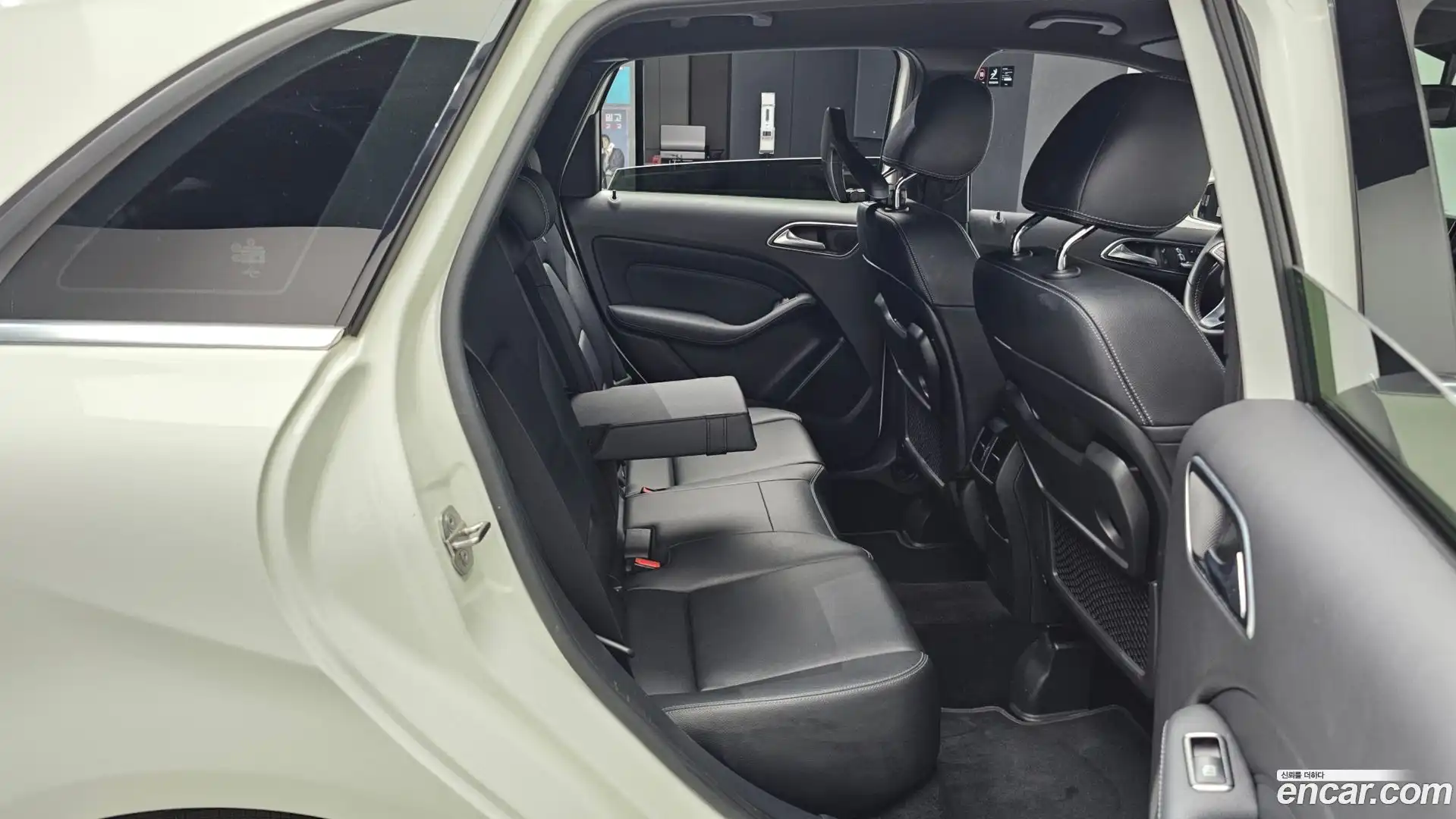 B-Class Mercedes-Benz 2018.9-OPTION-016