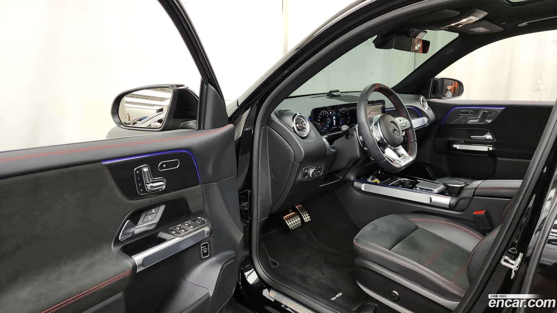 GLB-Class Mercedes-Benz 2023.6-INNER-010