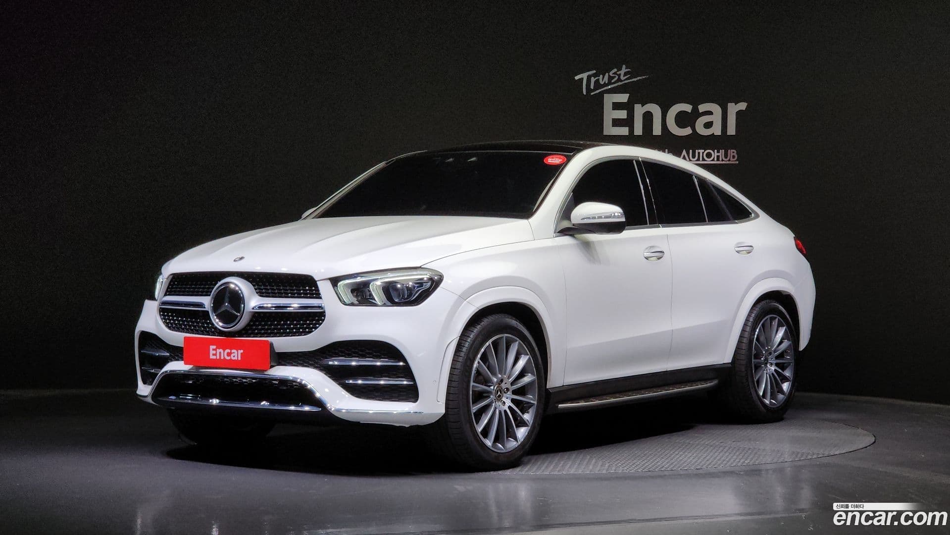 Main__Slider__Photo:GLE-Class Mercedes-Benz 2023.7-0