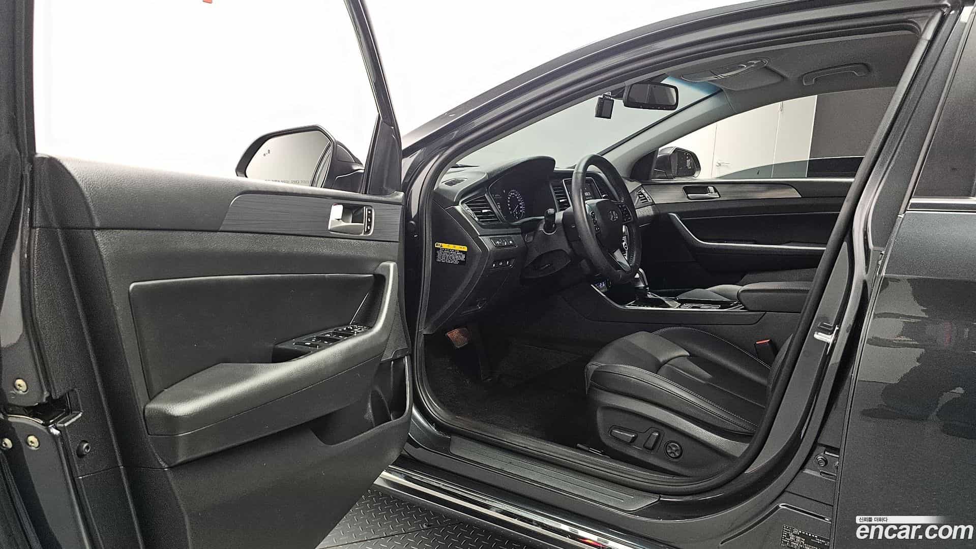 Sonata Hyundai 2019.2-INNER-010