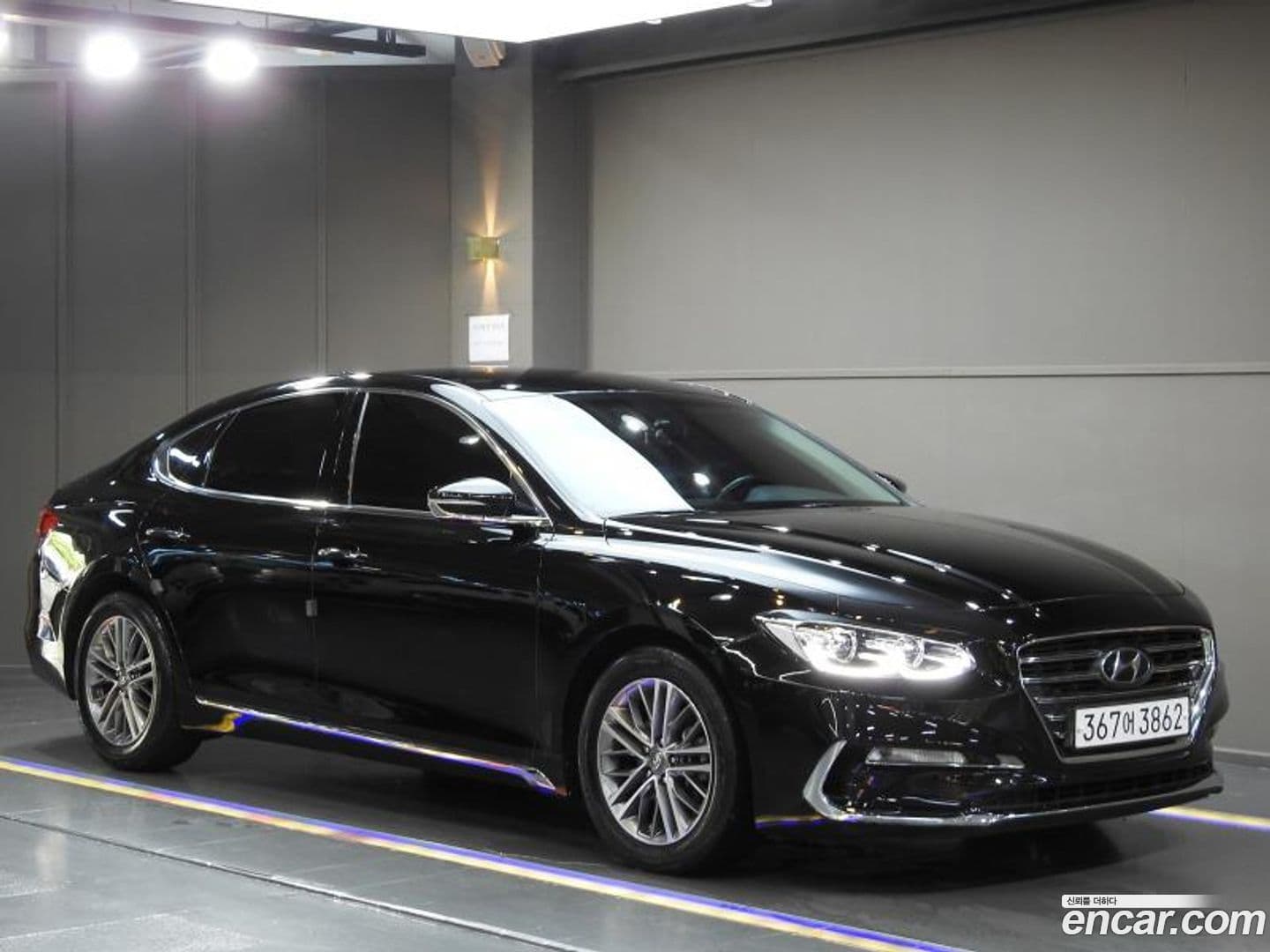 Main__Slider__Photo:Grandeur Hyundai 2018.6-0